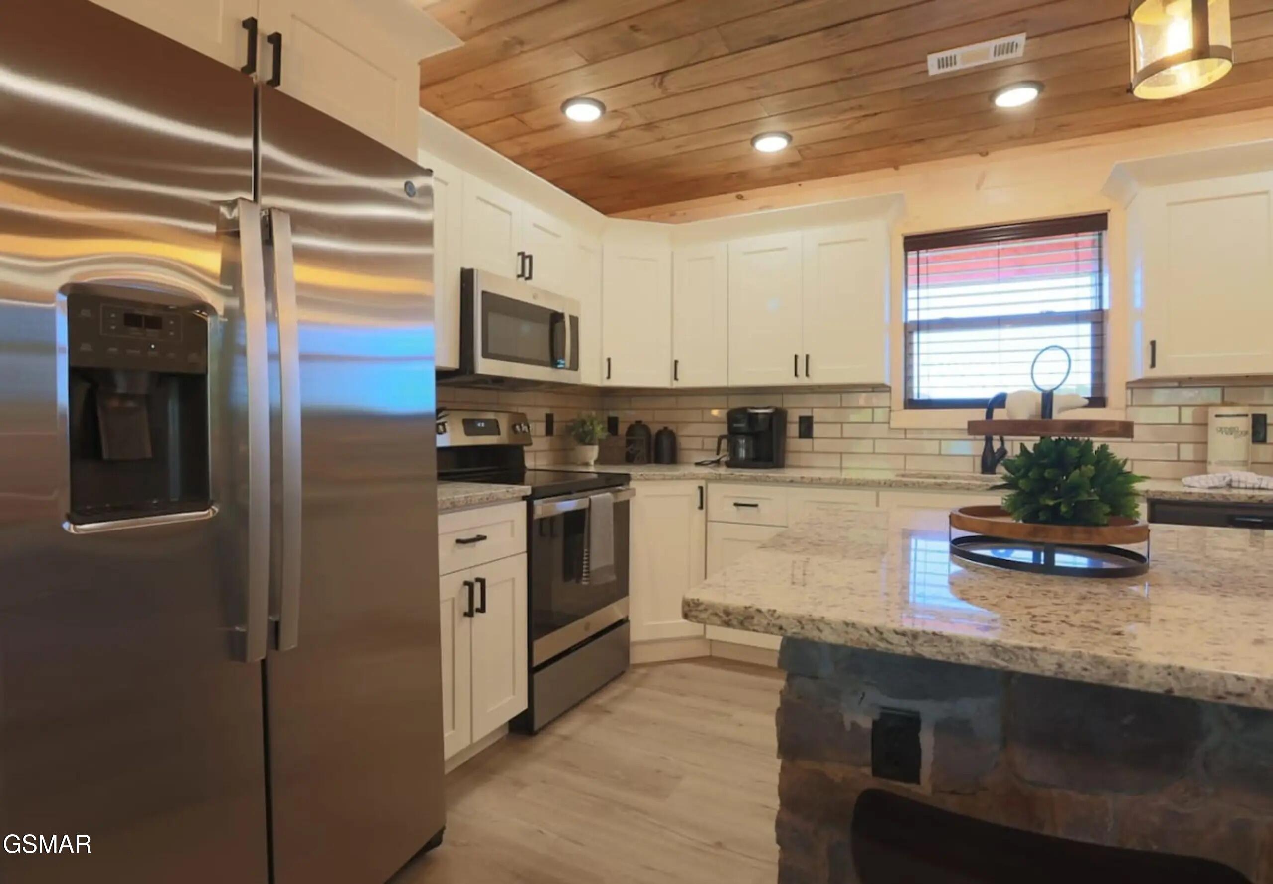 1802 Stone Wood Way Pigeon Forge TN 37862