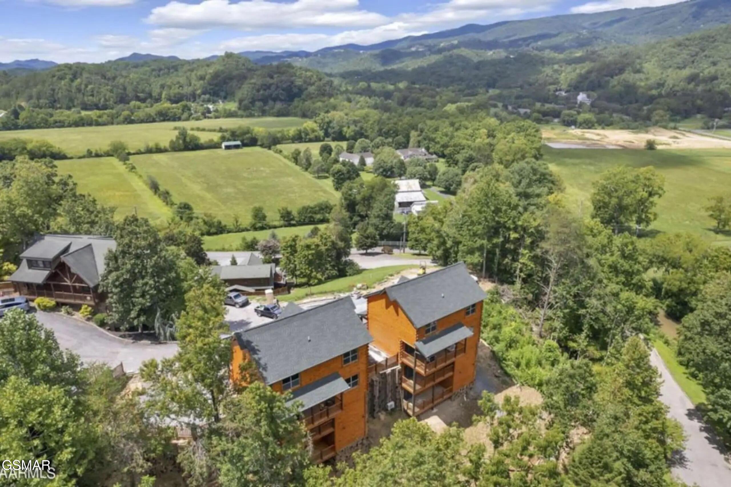 1802 Stone Wood Way Pigeon Forge TN 37862
