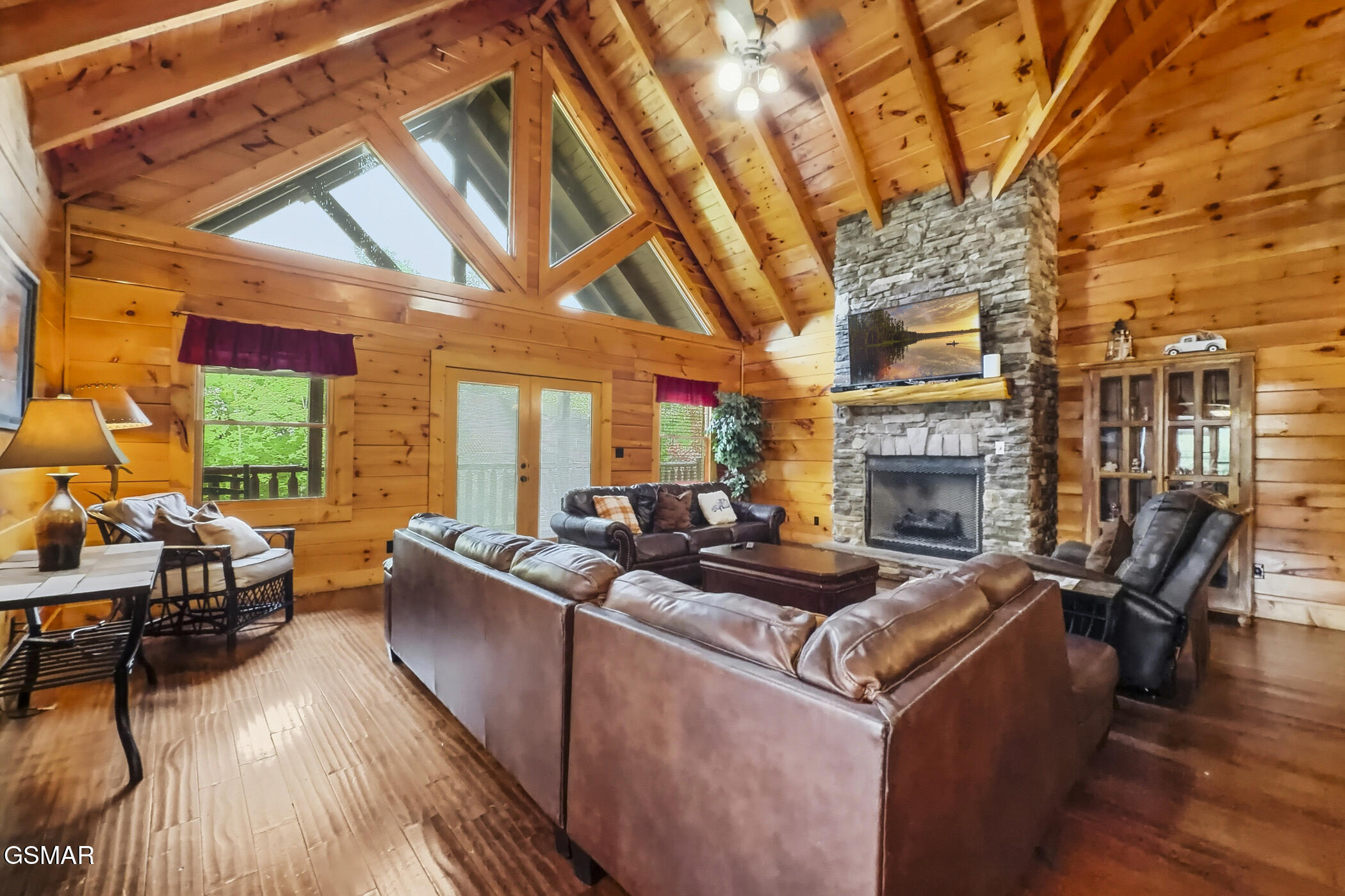 2906 Quiet Oak Way Pigeon Forge TN 37863