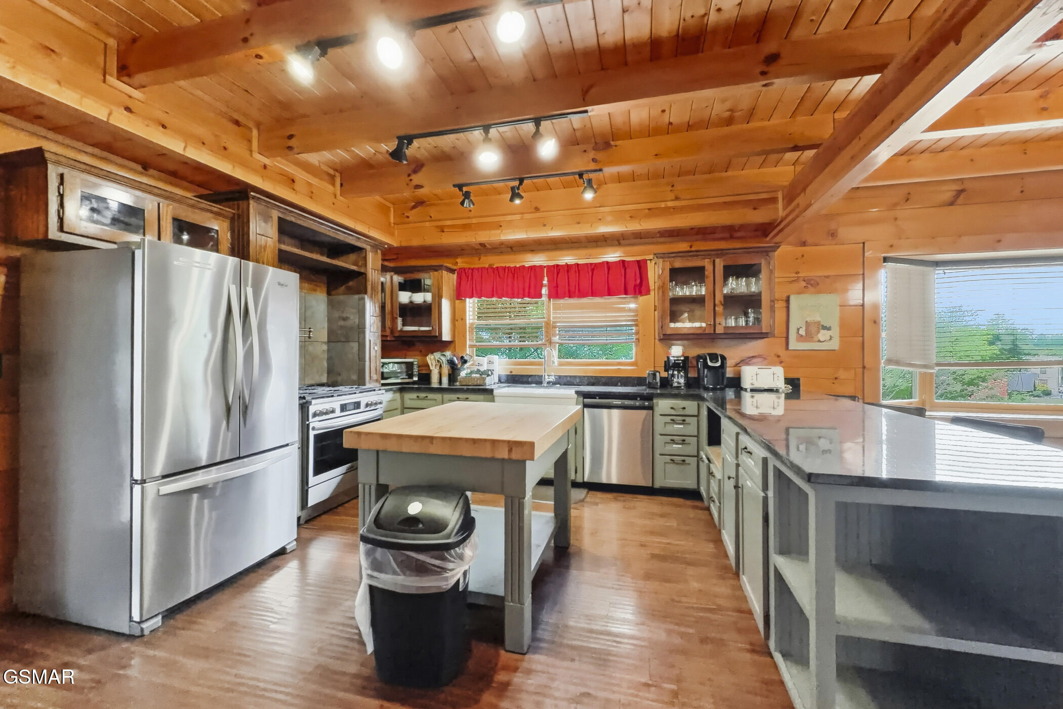 2906 Quiet Oak Way Pigeon Forge TN 37863