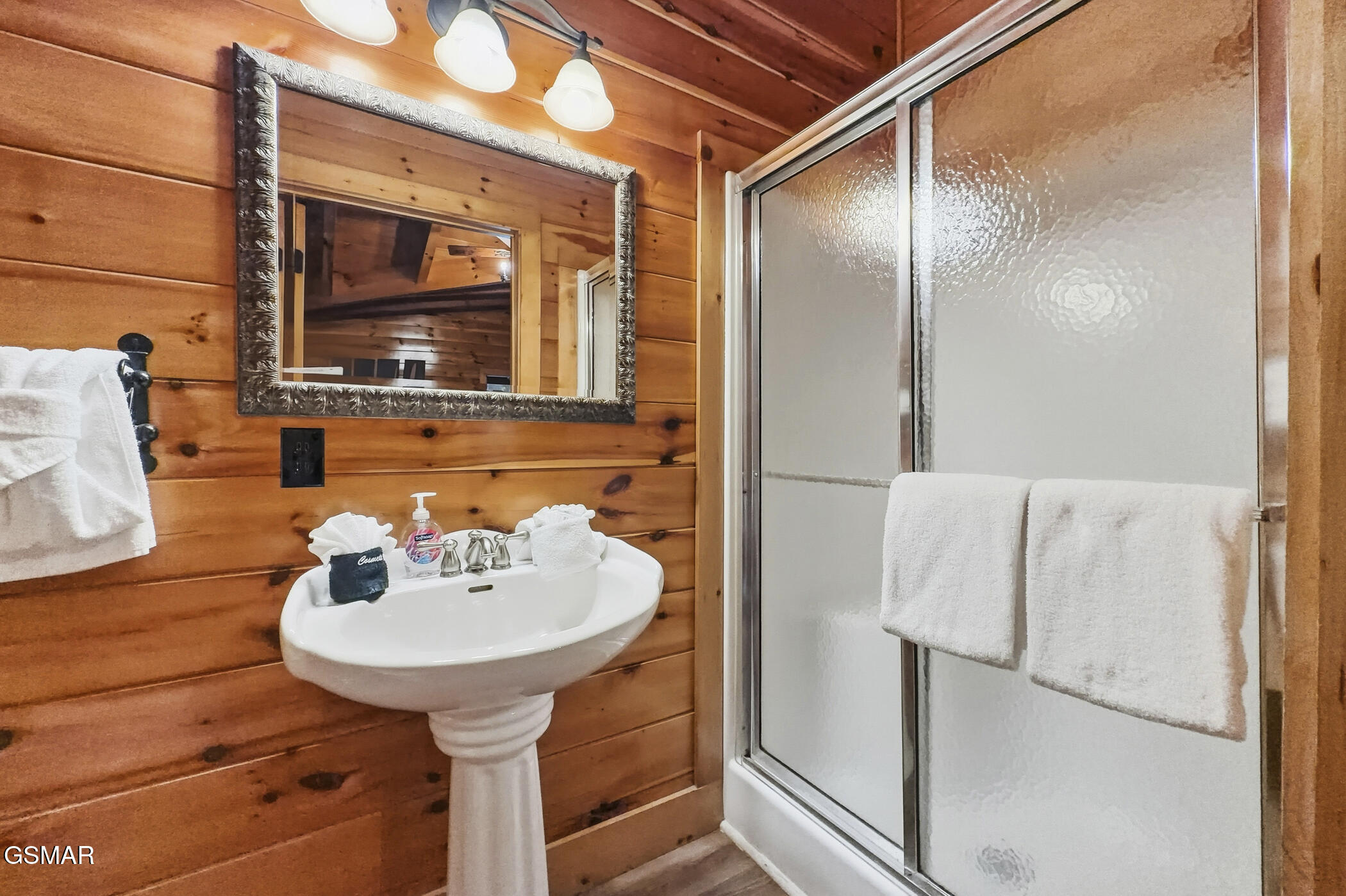 2906 Quiet Oak Way Pigeon Forge TN 37863