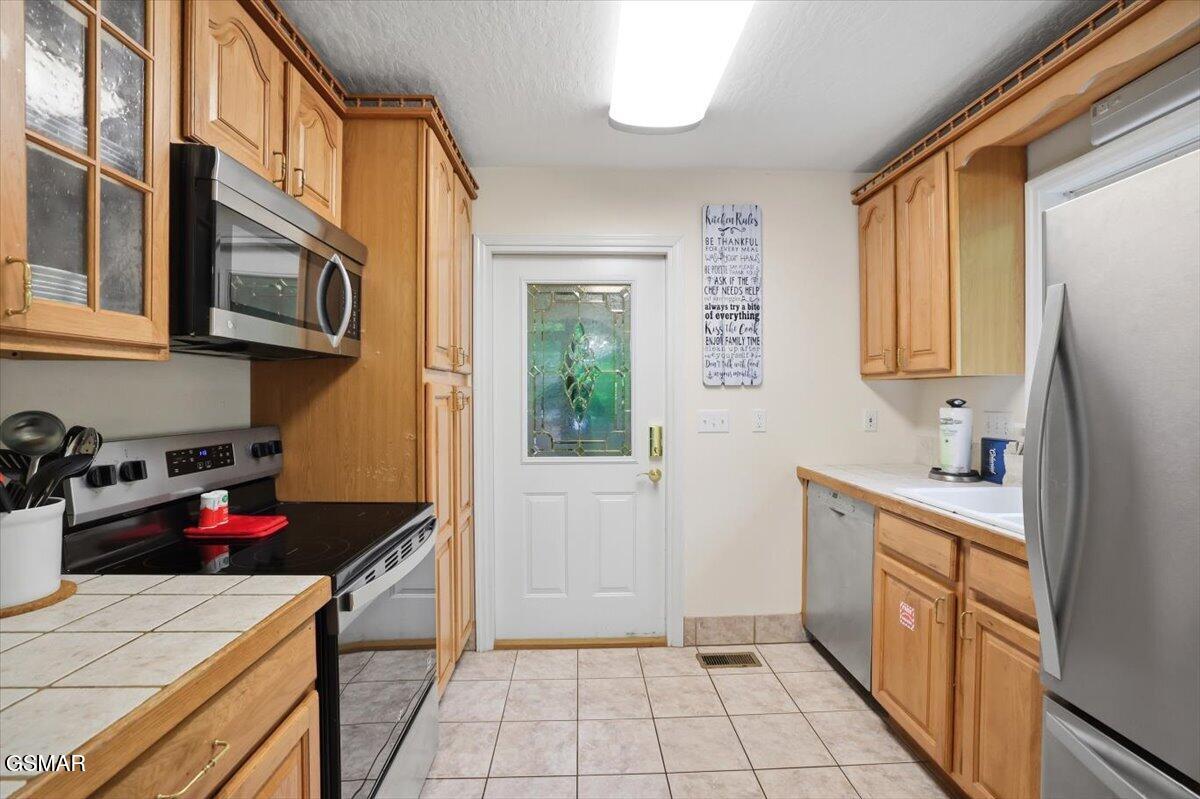 4340 Lakeshore Avenue Sevierville TN 37876