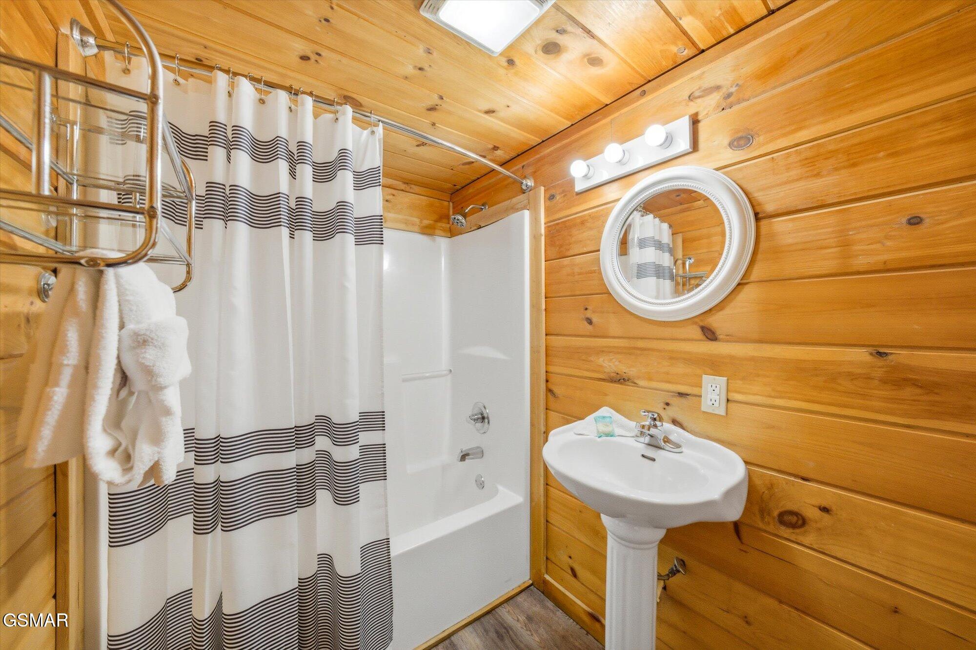 1713 Parkway View Court Sevierville TN 37876