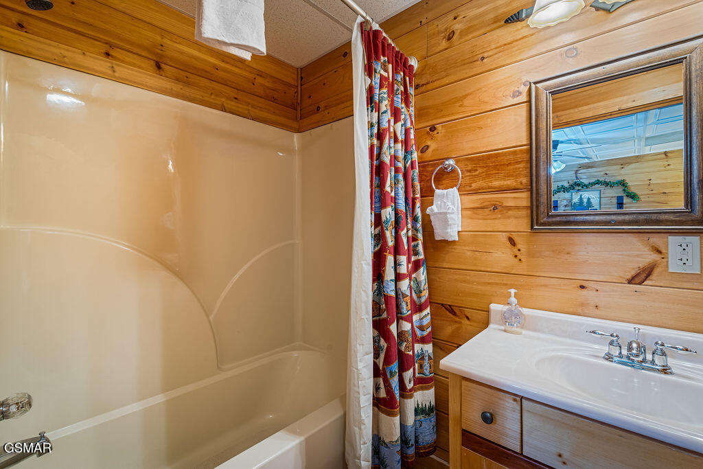 2955 Raven Fork Circle Sevierville TN 37876
