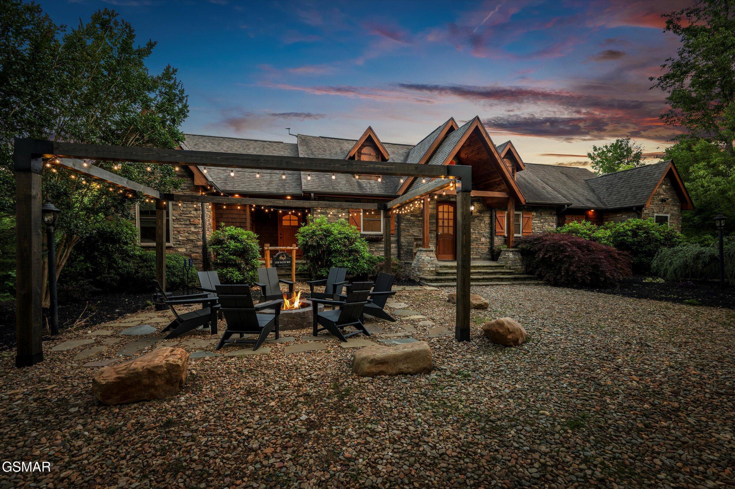 1932 Bales Way Sevierville TN 37876
