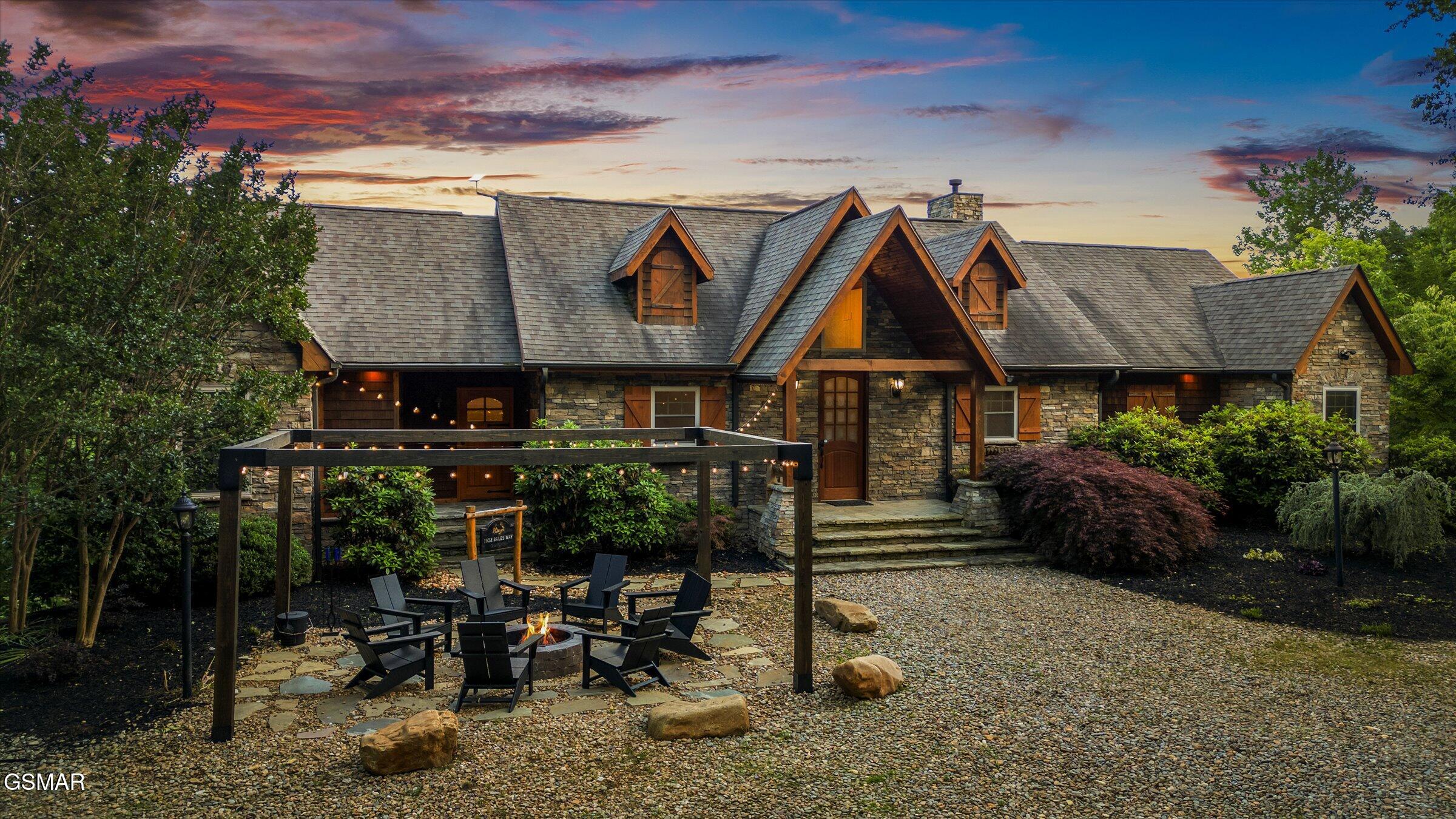 1932 Bales Way Sevierville TN 37876