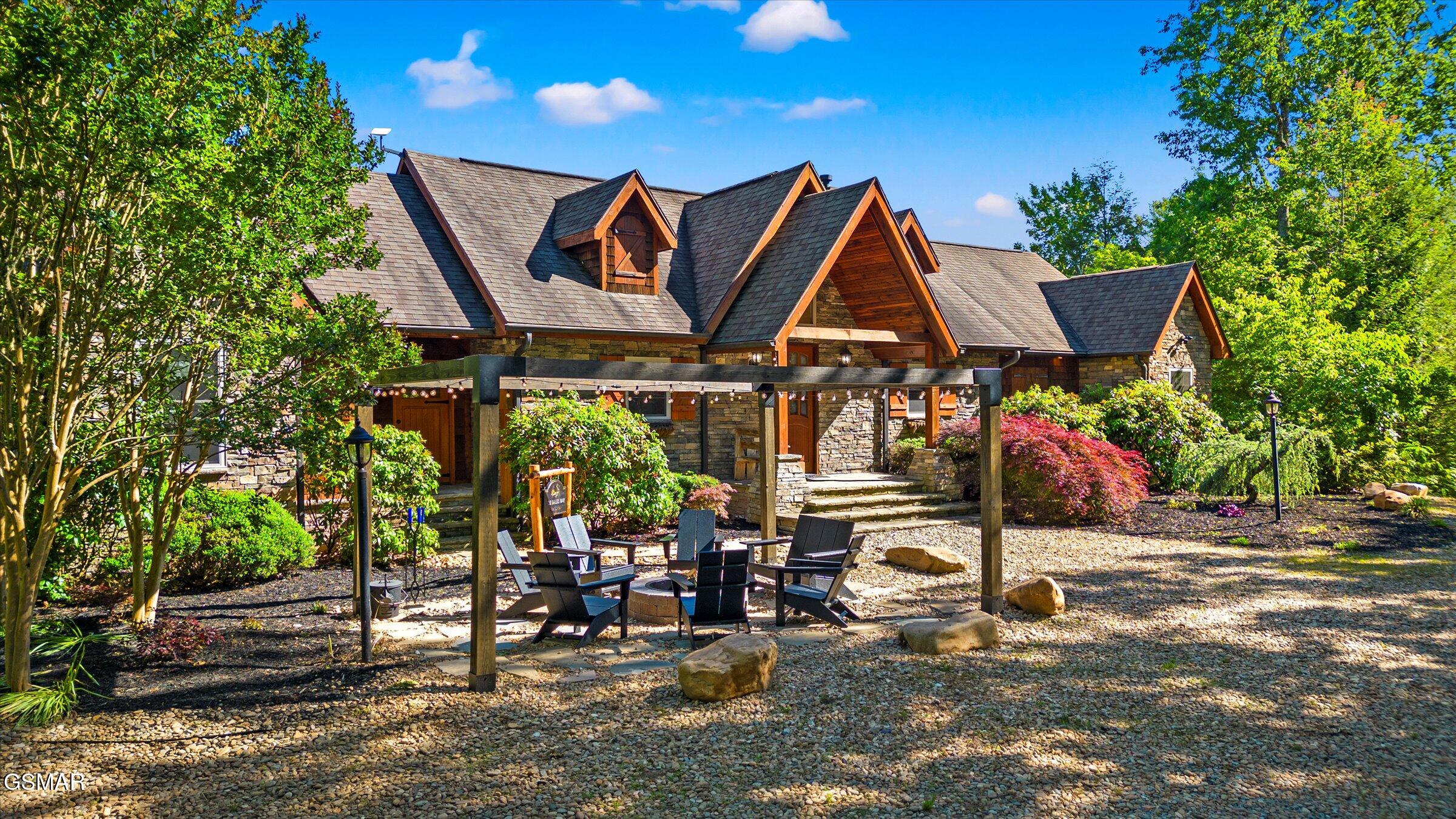 1932 Bales Way Sevierville TN 37876