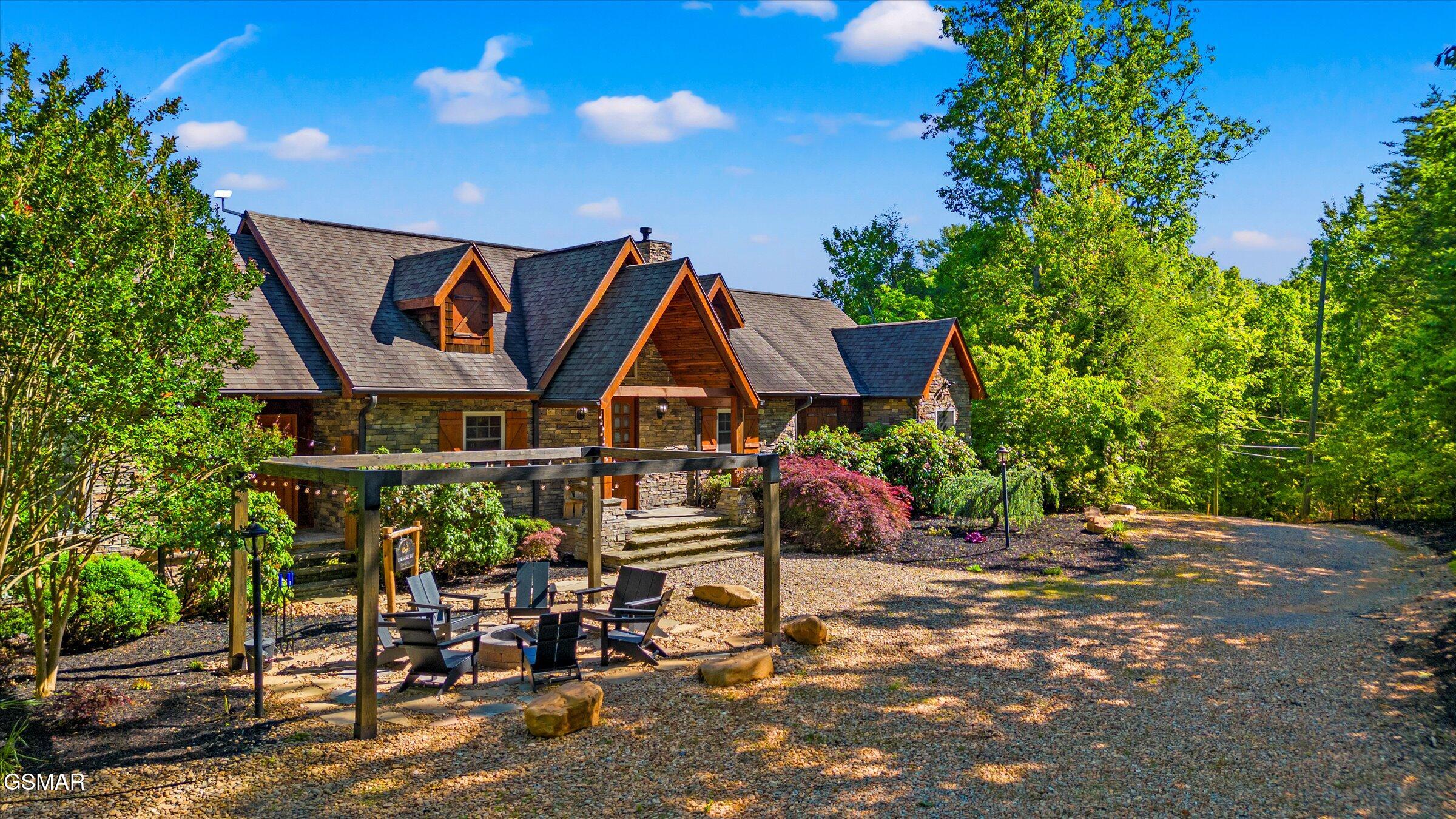 1932 Bales Way Sevierville TN 37876