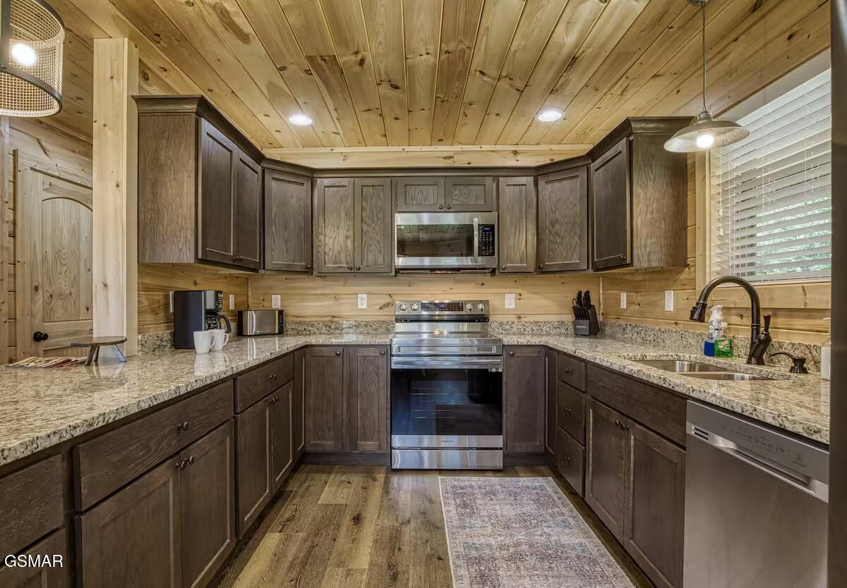 3136 Thomas Headrick Road Sevierville TN 37862