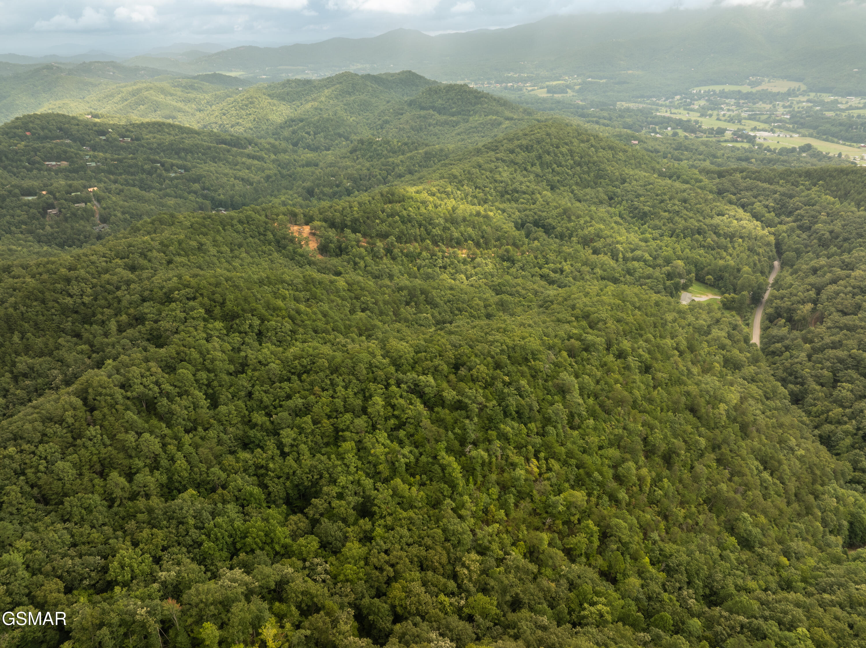 2865/2869 Happy Hollow Road Sevierville TN 37862