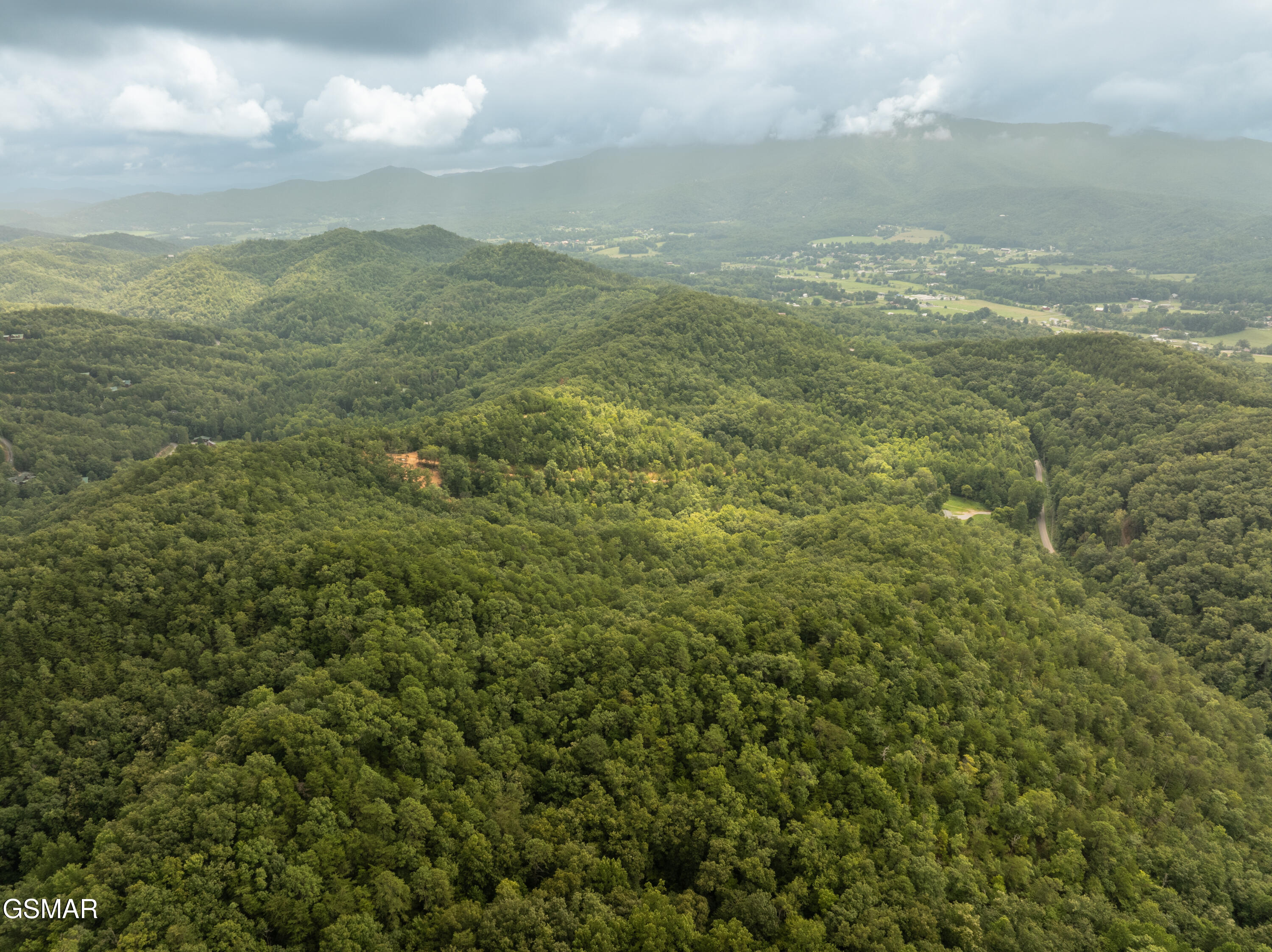 2865/2869 Happy Hollow Road Sevierville TN 37862