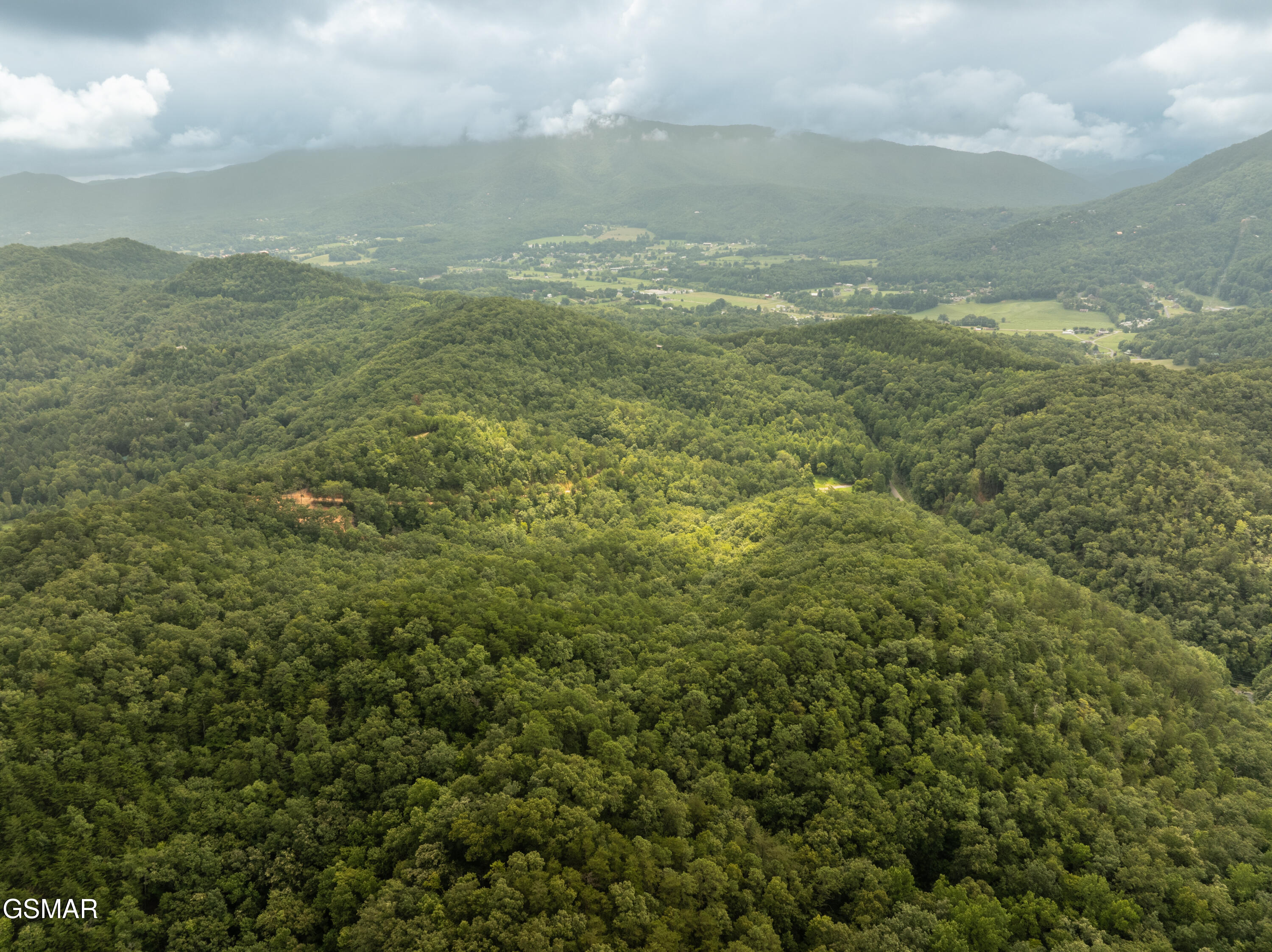 2865/2869 Happy Hollow Road Sevierville TN 37862