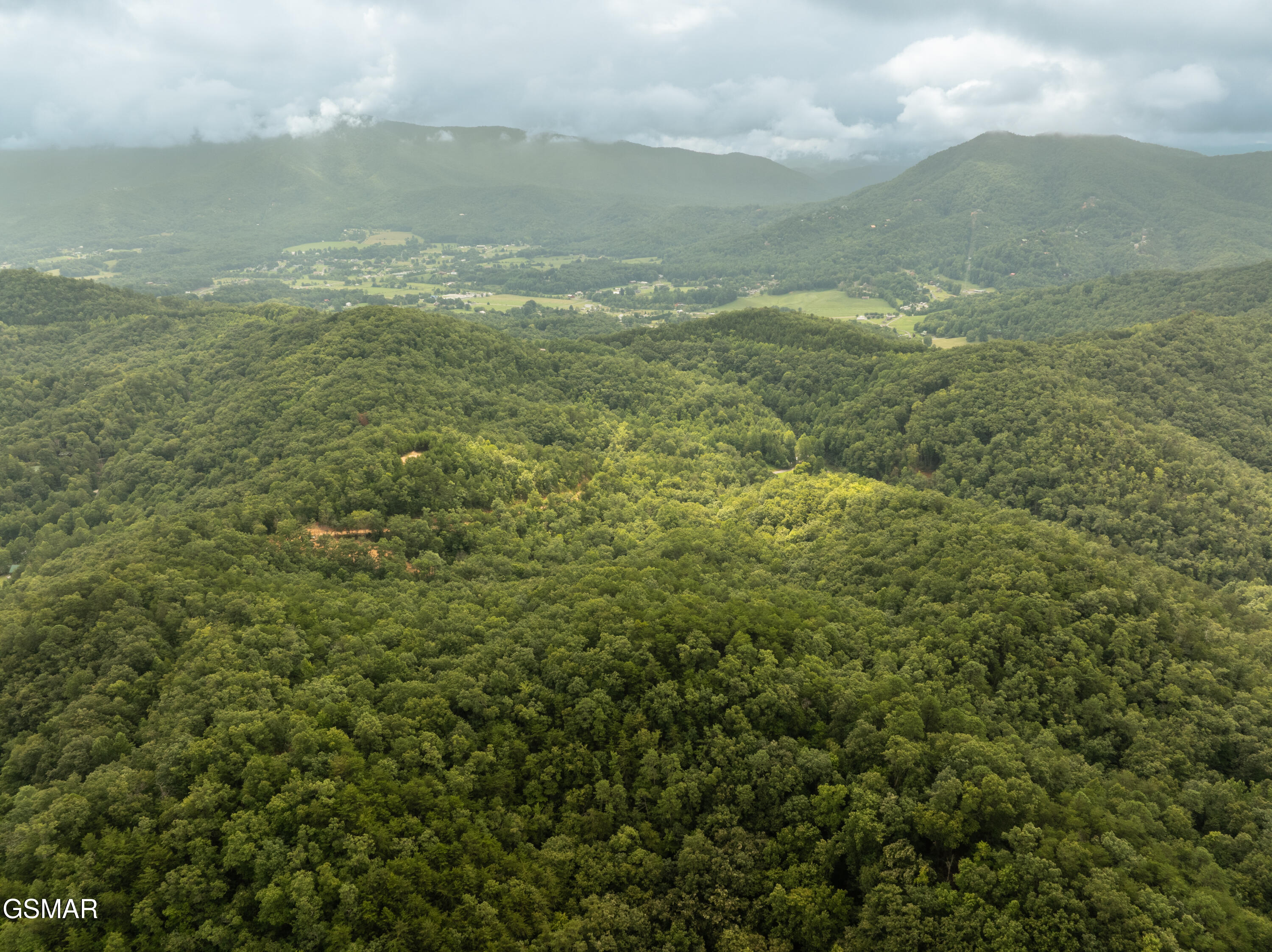 2865/2869 Happy Hollow Road Sevierville TN 37862