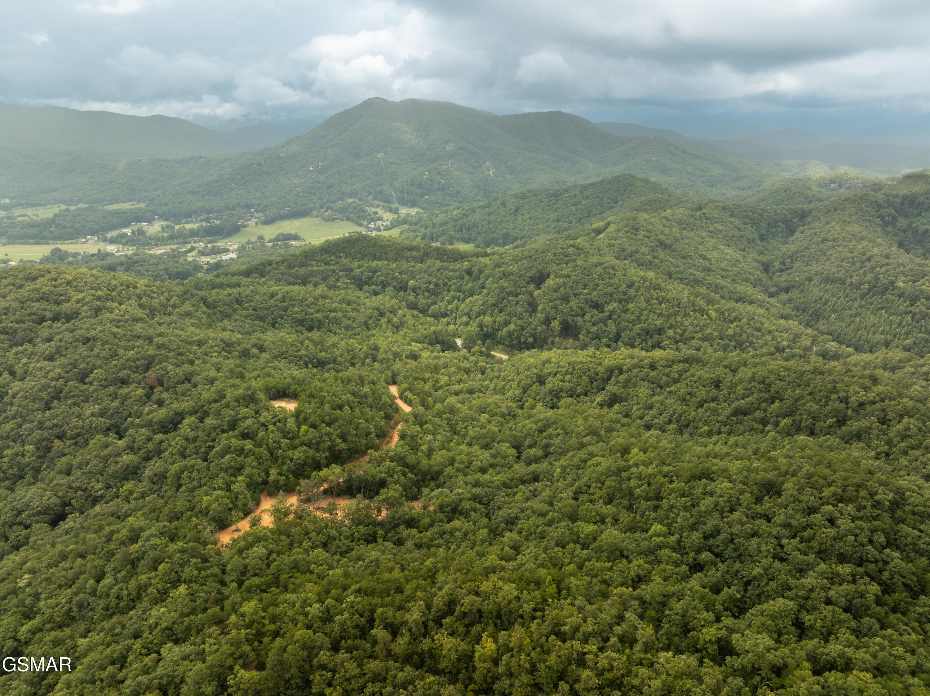 2865/2869 Happy Hollow Road Sevierville TN 37862