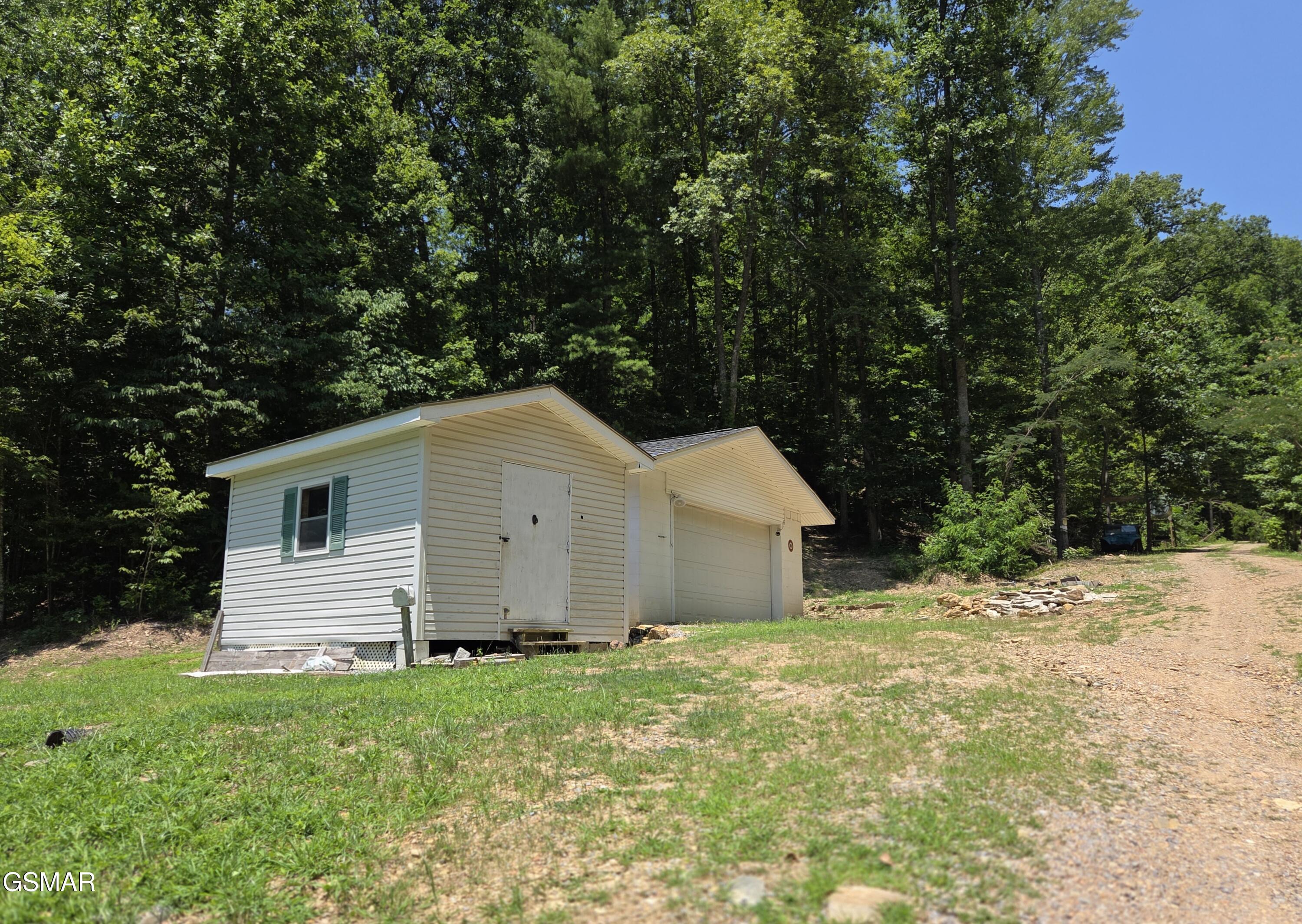 2865/2869 Happy Hollow Road Sevierville TN 37862