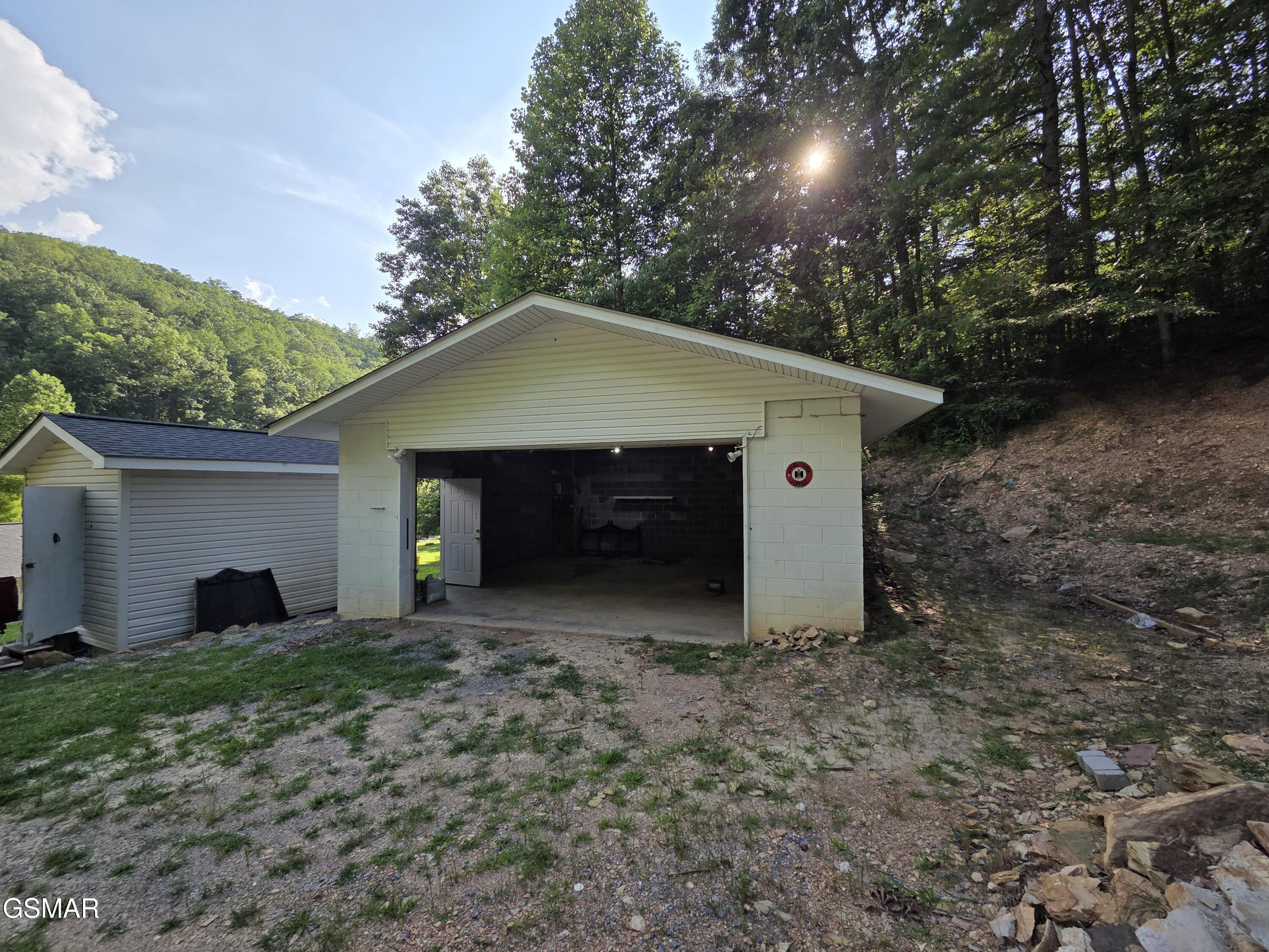 2865/2869 Happy Hollow Road Sevierville TN 37862