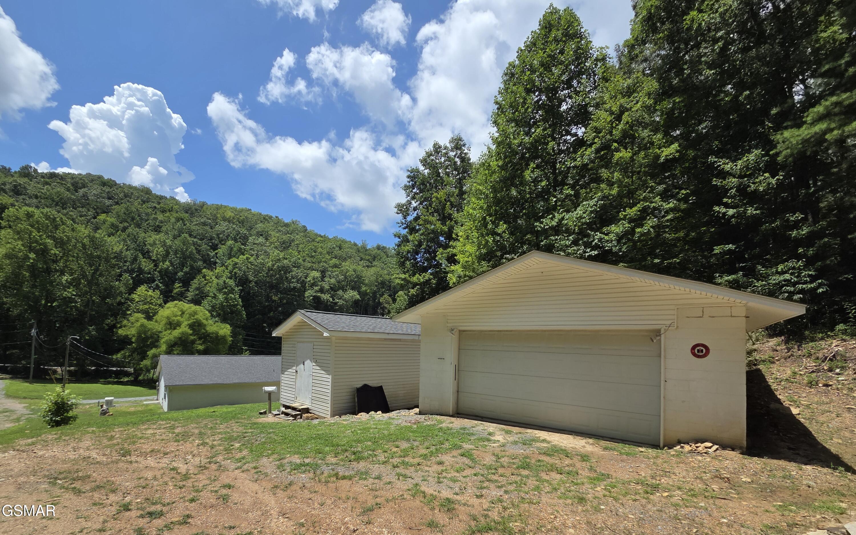 2865/2869 Happy Hollow Road Sevierville TN 37862