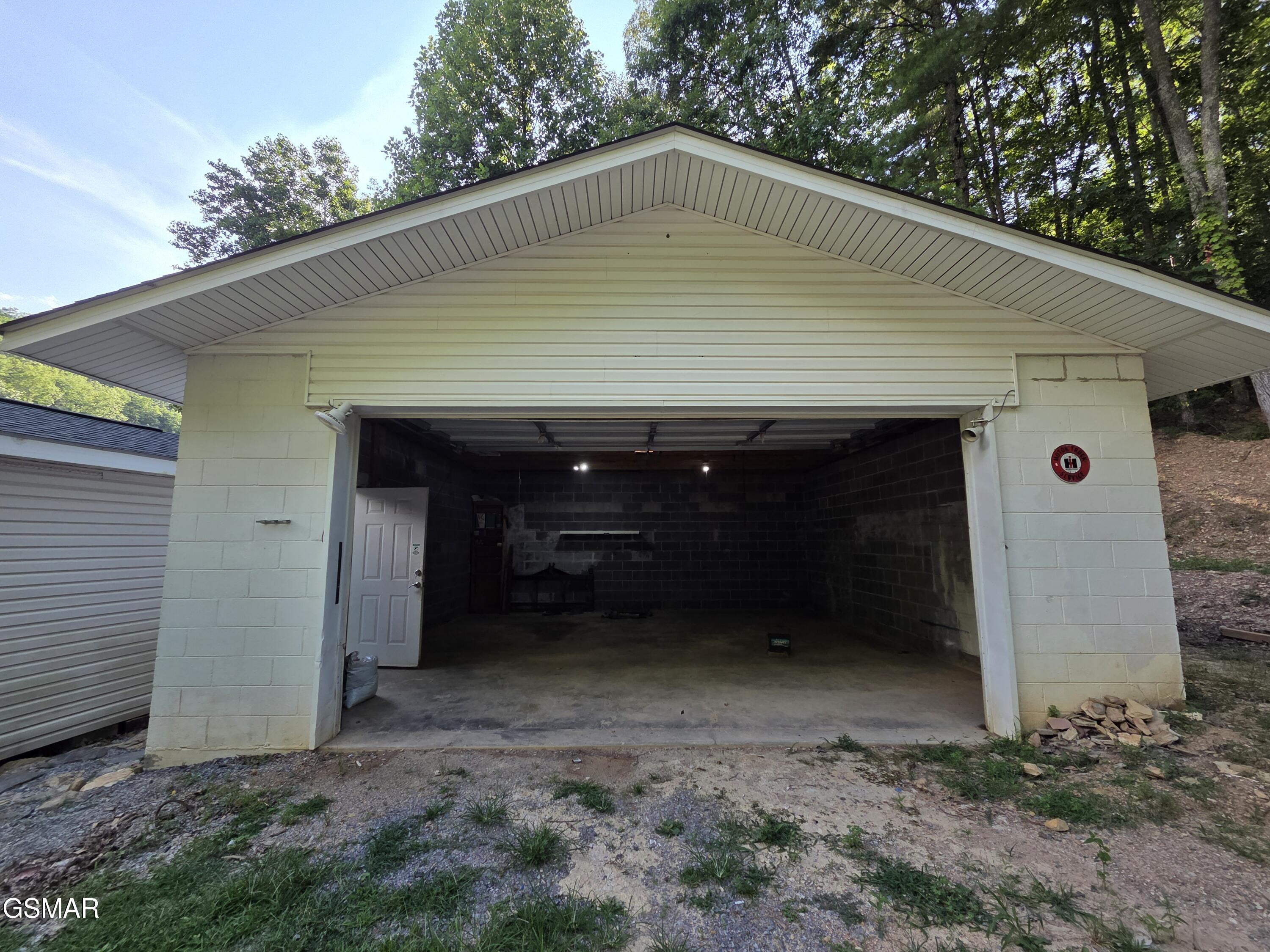 2865/2869 Happy Hollow Road Sevierville TN 37862