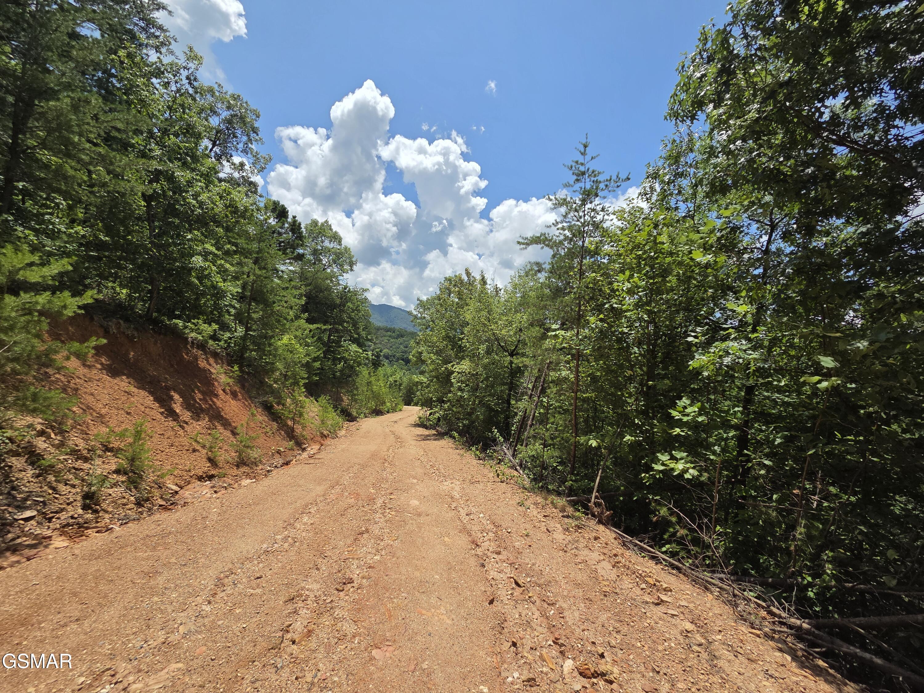 2865/2869 Happy Hollow Road Sevierville TN 37862