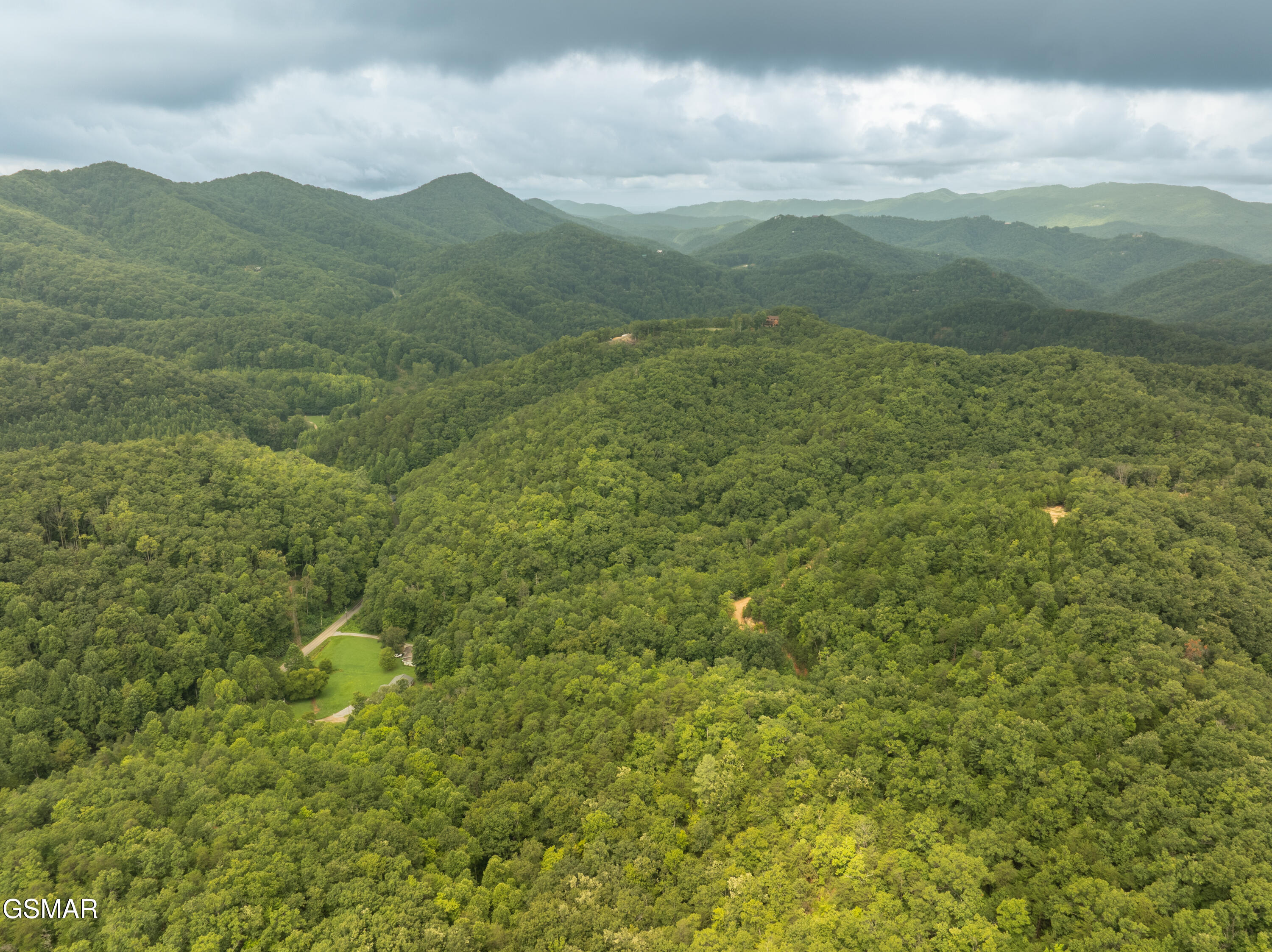 2865/2869 Happy Hollow Road Sevierville TN 37862