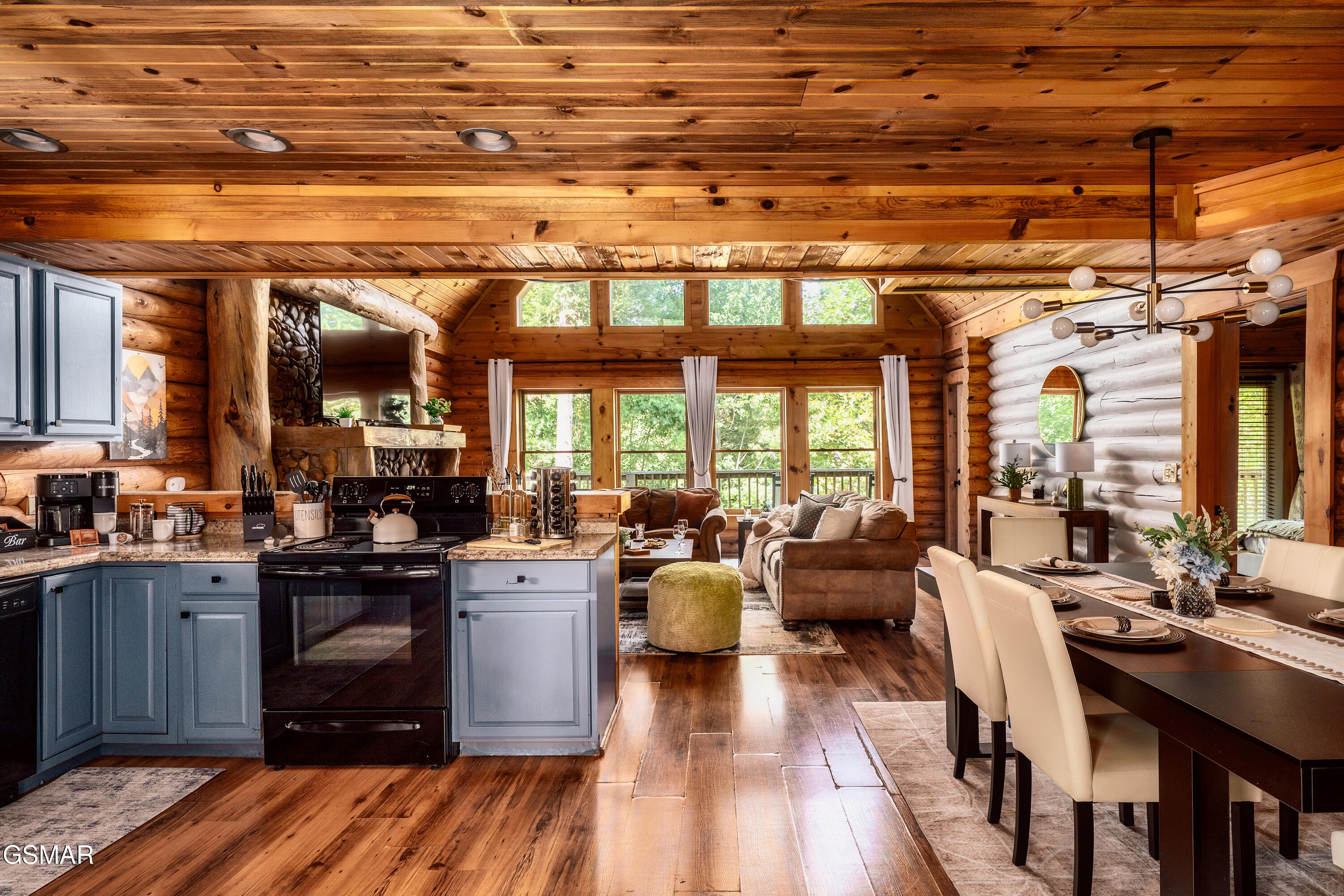 2615 Bear Crossing Way Sevierville TN 37862