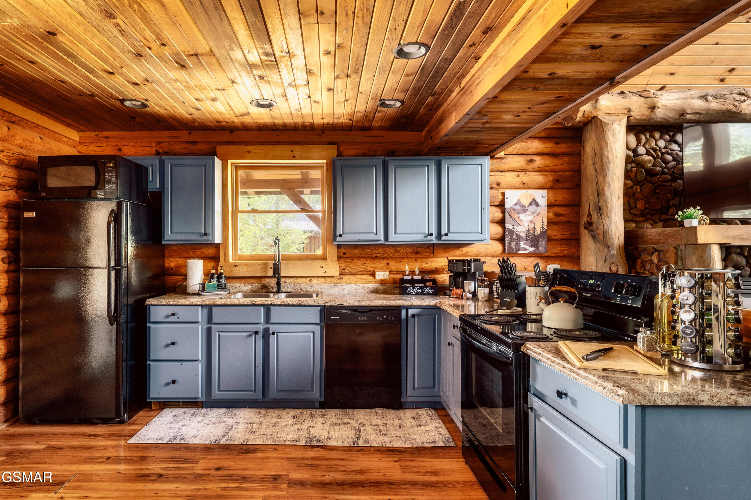 2615 Bear Crossing Way Sevierville TN 37862
