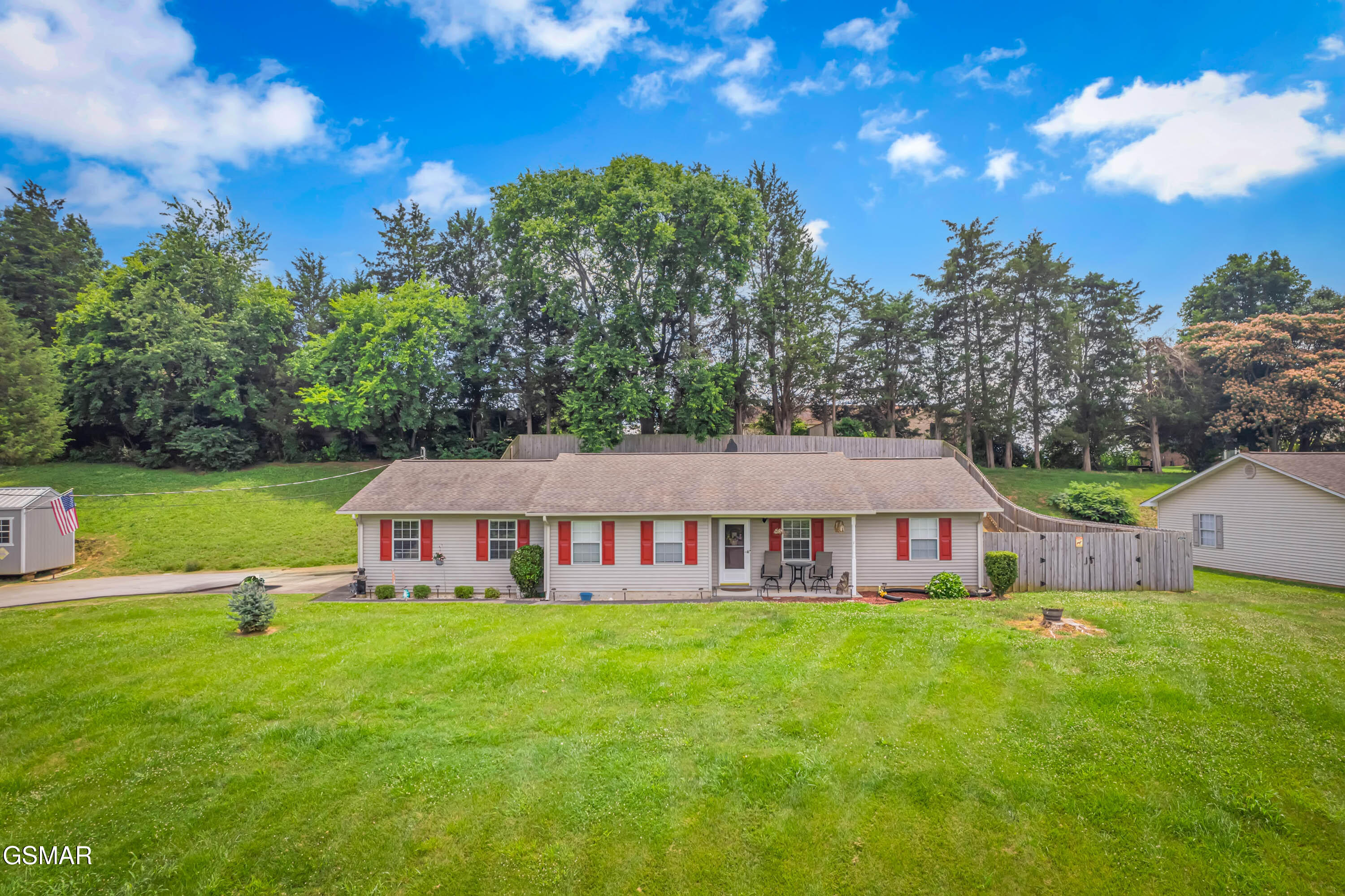 2746 Kentwood Drive Kodak TN 37764
