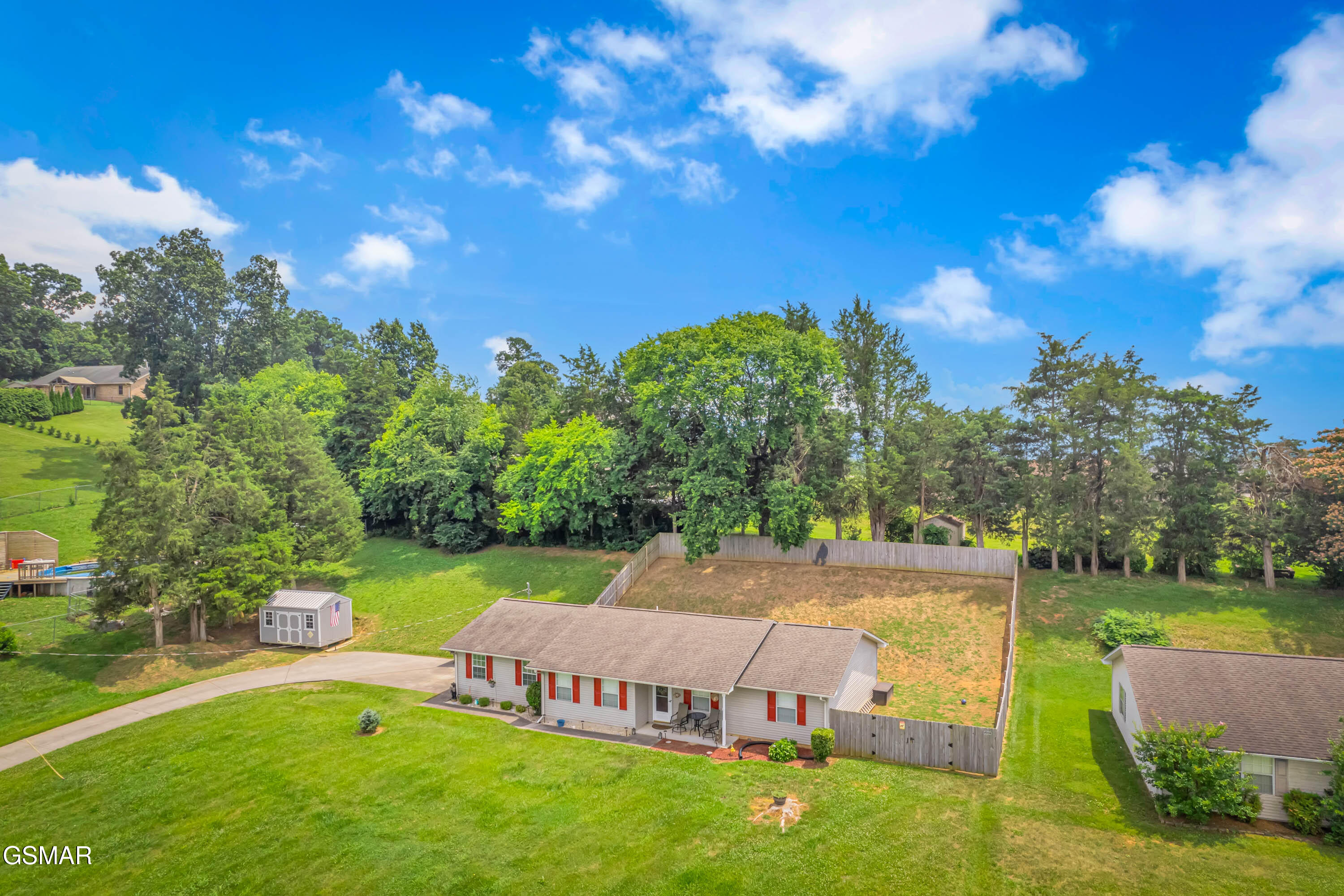 2746 Kentwood Drive Kodak TN 37764