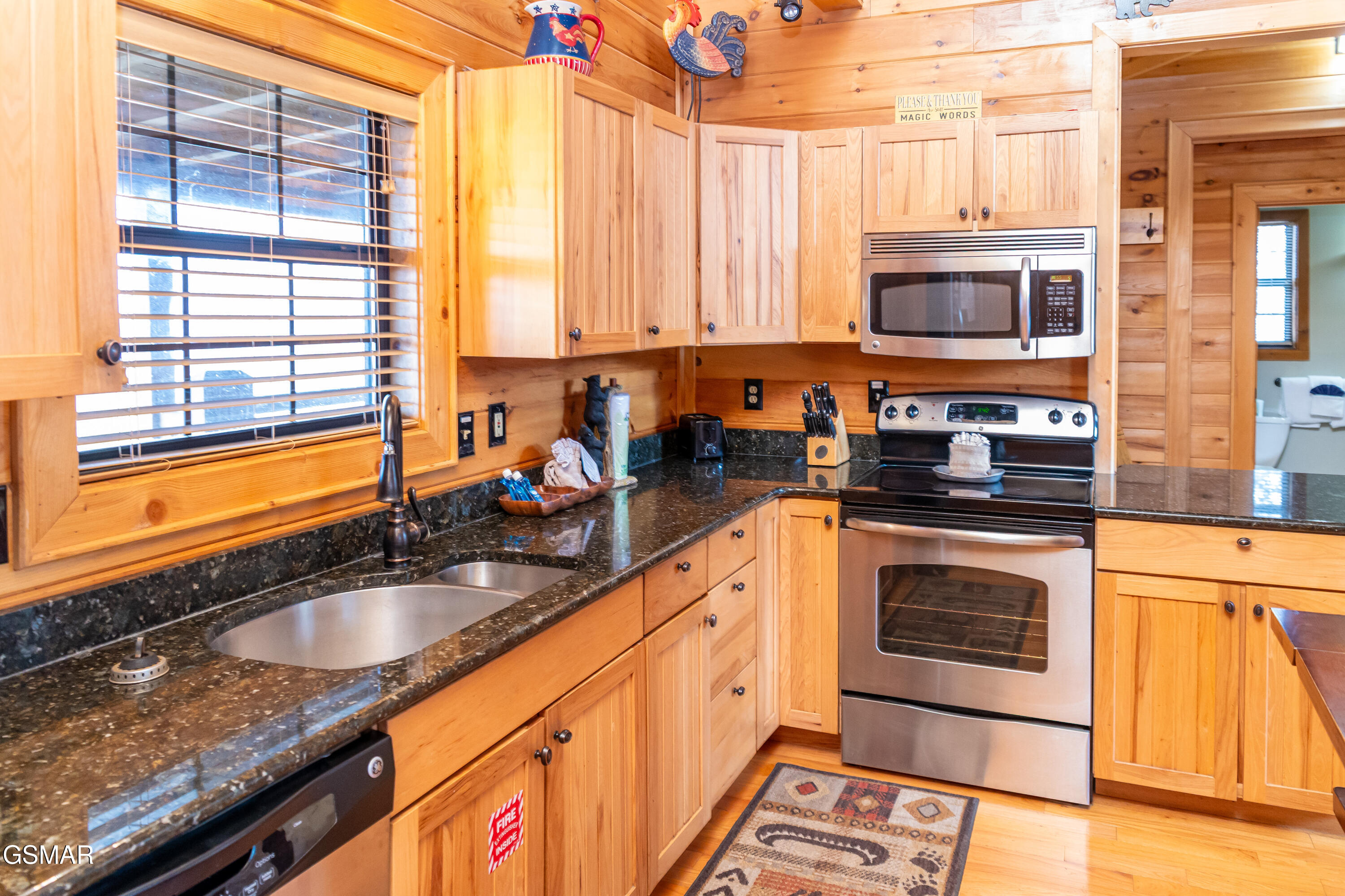 1107 Fox Run Gatlinburg TN 37738