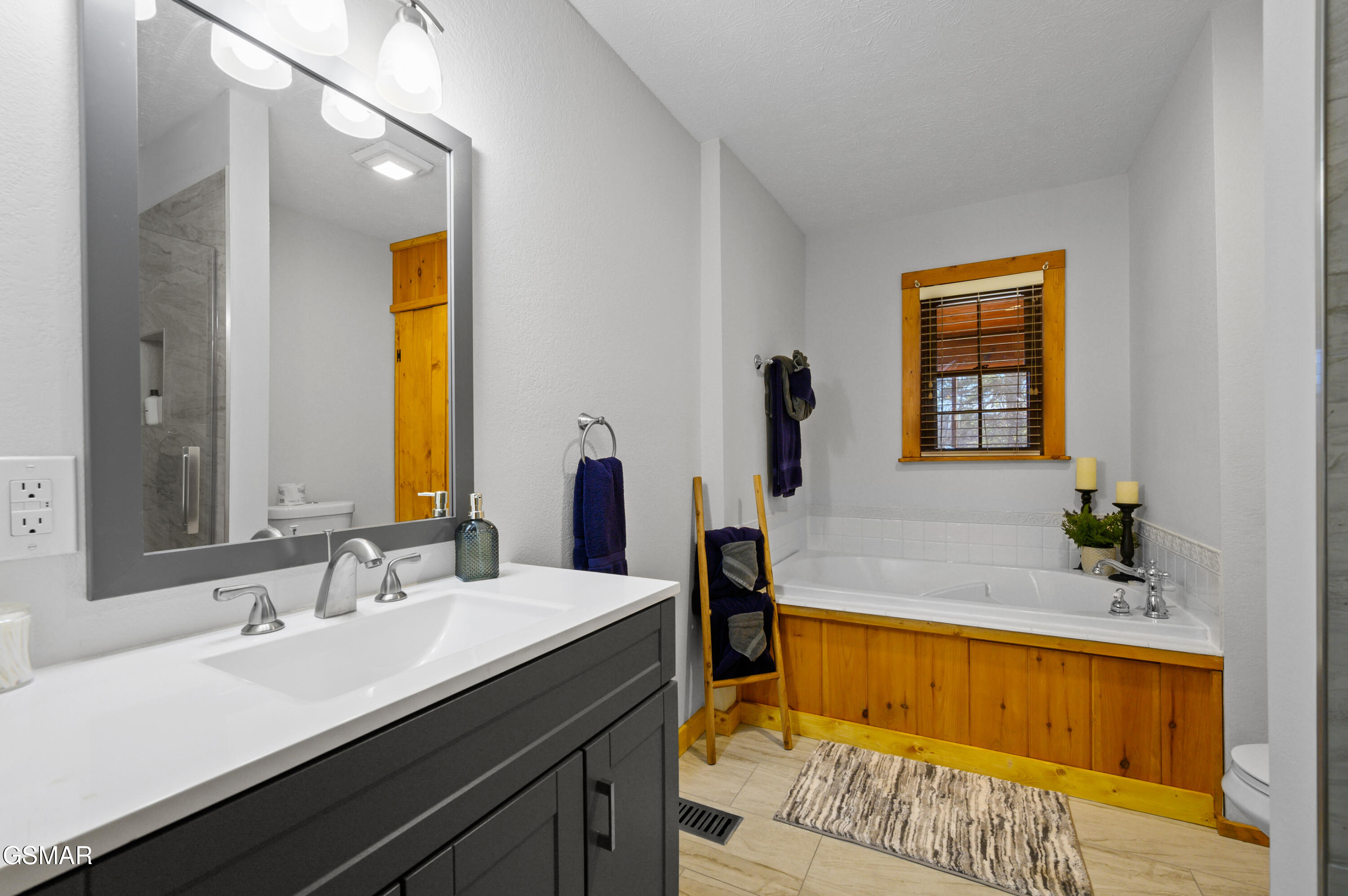 3255 Cove Creek Way Sevierville TN 37862