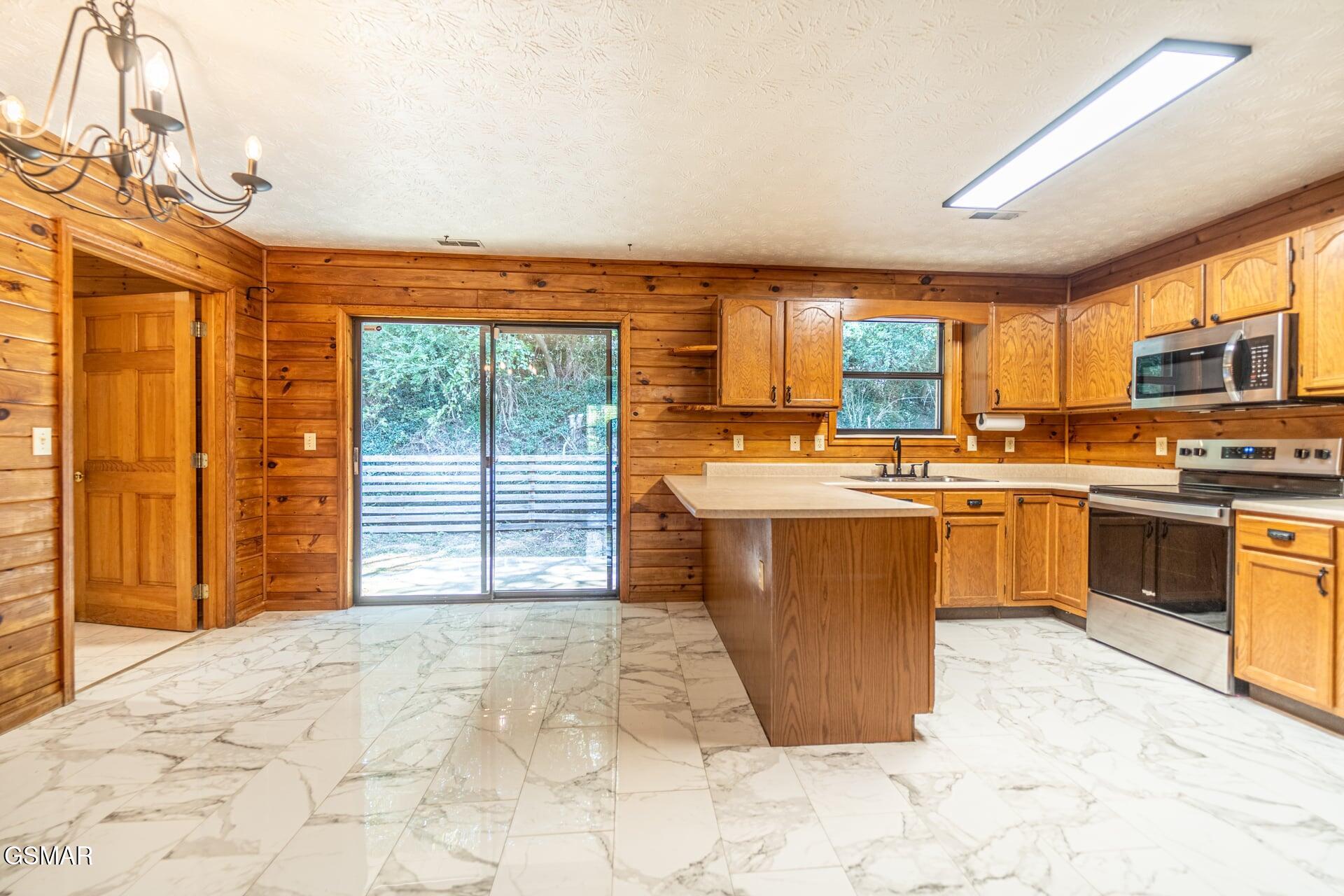 2310 Goldrush Road Pigeon Forge TN 37863