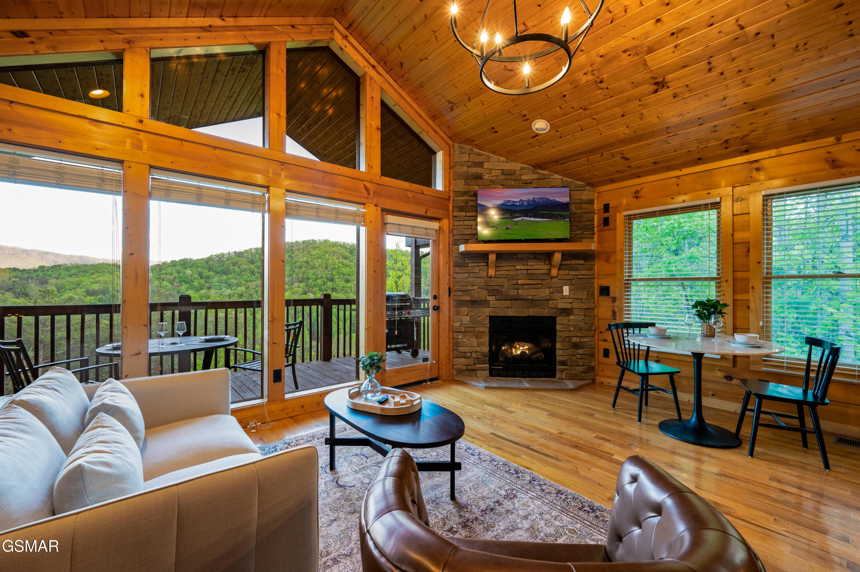 2633 Raccoon Hollow Way Sevierville TN 37862