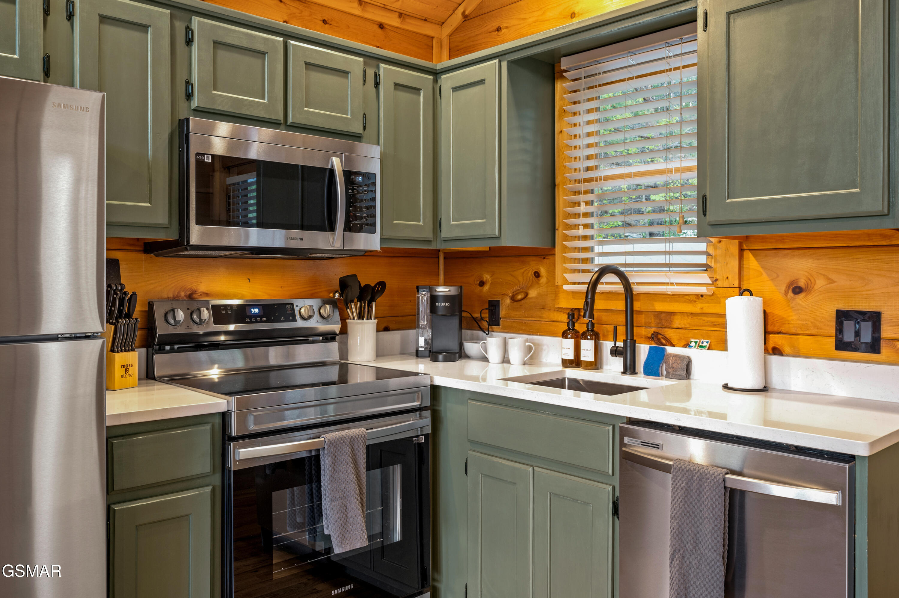 2633 Raccoon Hollow Way Sevierville TN 37862