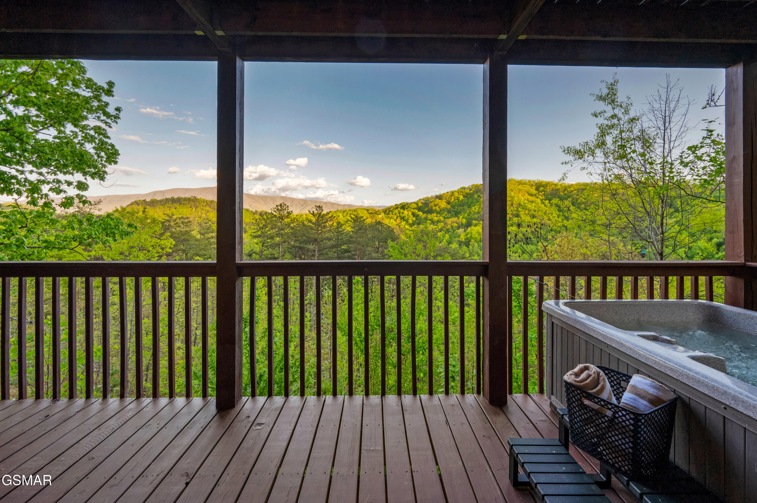 2633 Raccoon Hollow Way Sevierville TN 37862