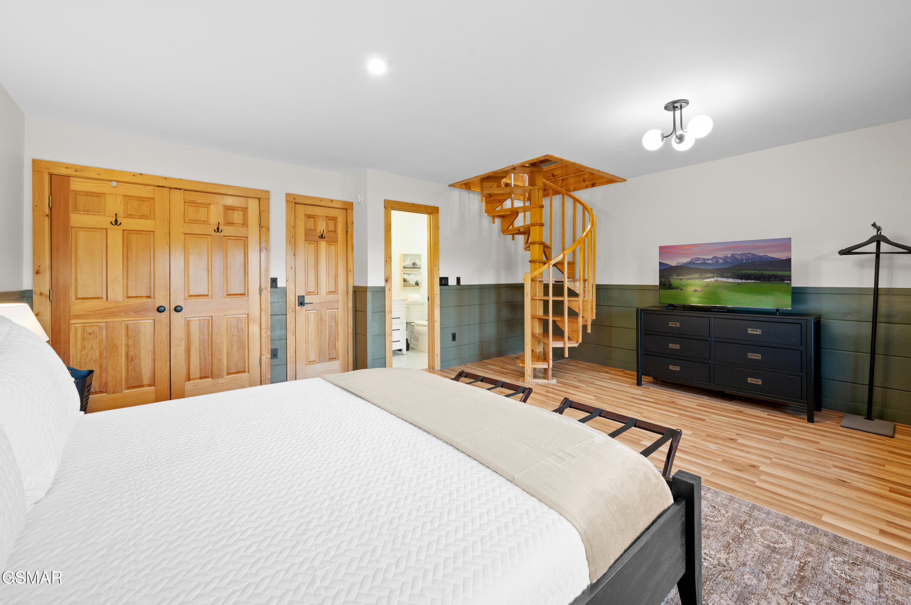 2633 Raccoon Hollow Way Sevierville TN 37862