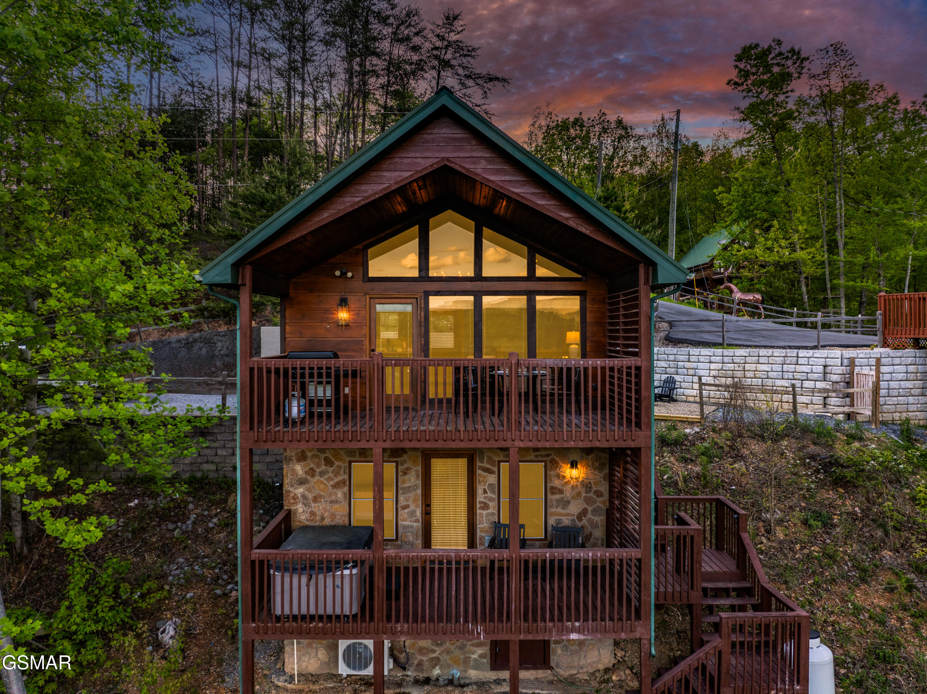 2633 Raccoon Hollow Way Sevierville TN 37862