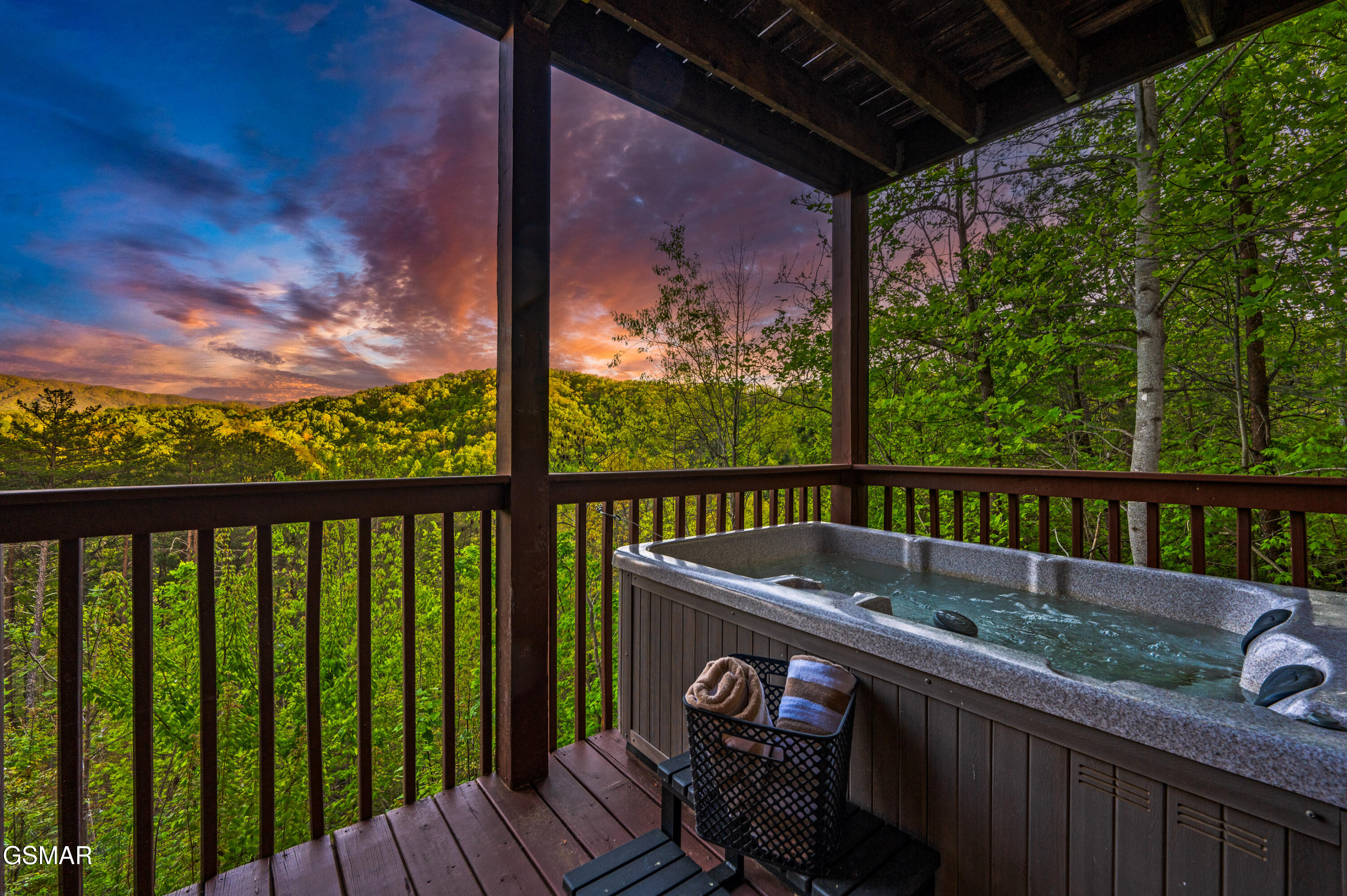 2633 Raccoon Hollow Way Sevierville TN 37862