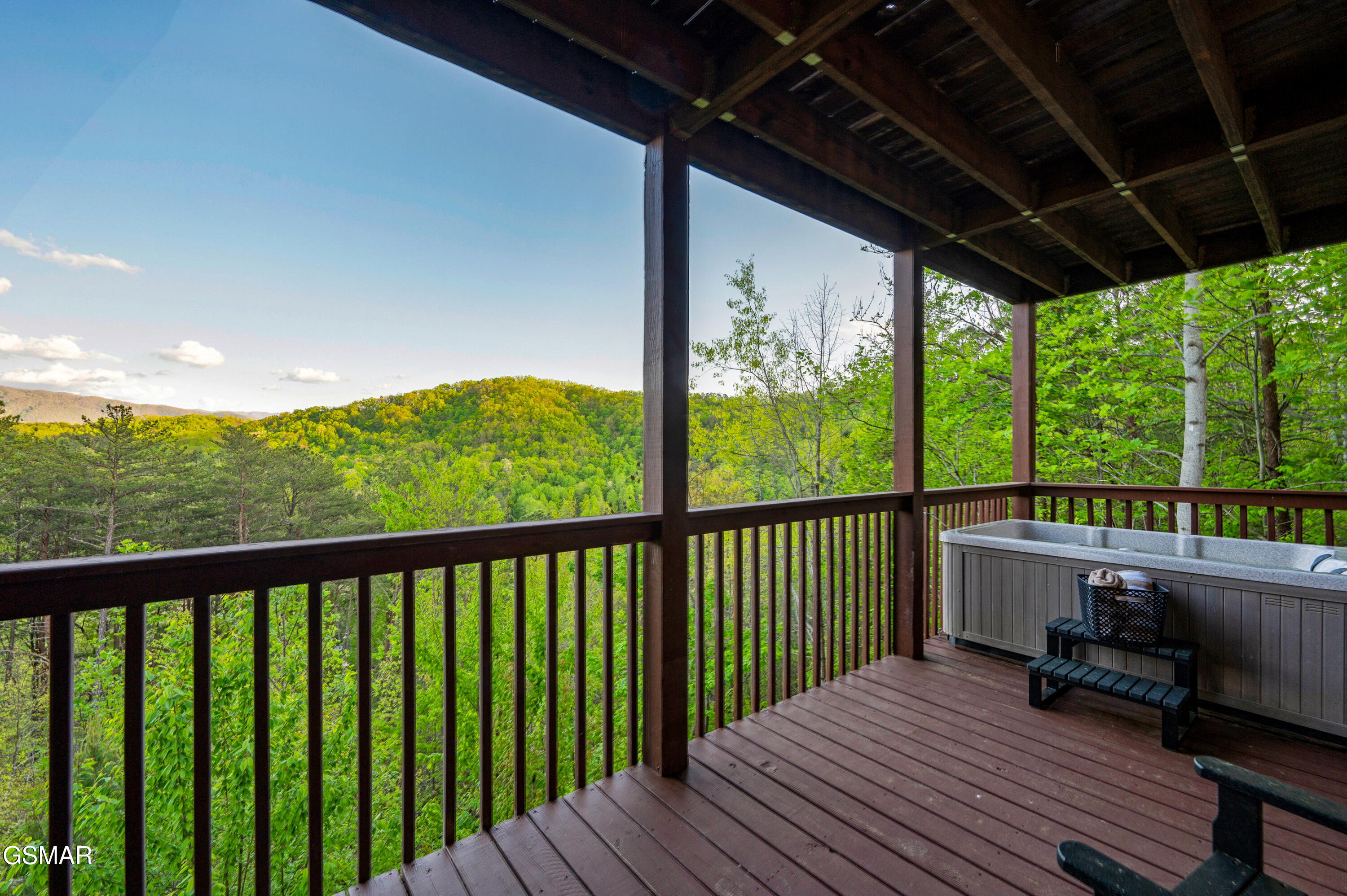 2633 Raccoon Hollow Way Sevierville TN 37862