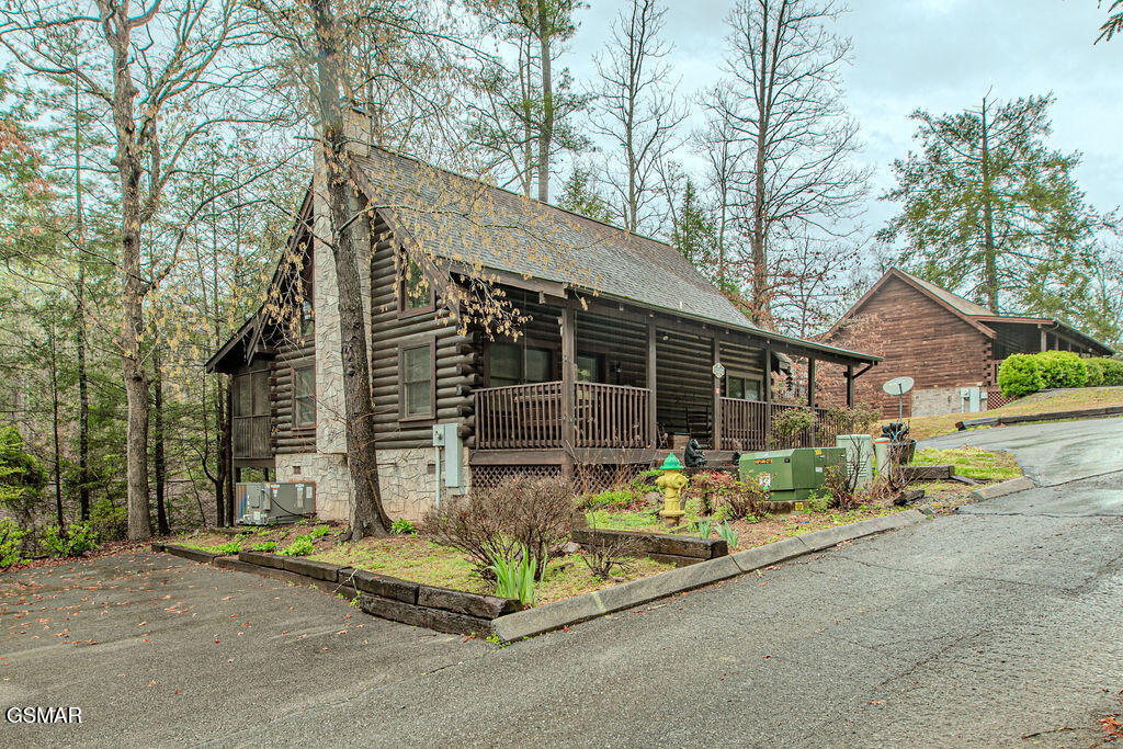 709 Golden Eagle Way Pigeon Forge TN 37863