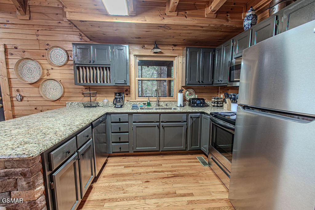 709 Golden Eagle Way Pigeon Forge TN 37863