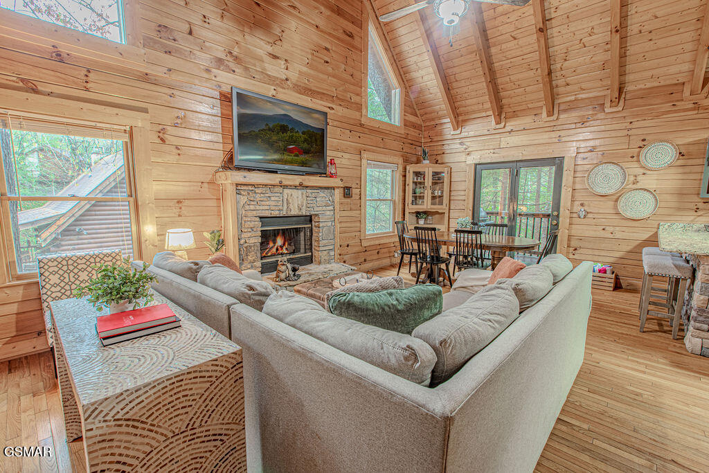 709 Golden Eagle Way Pigeon Forge TN 37863