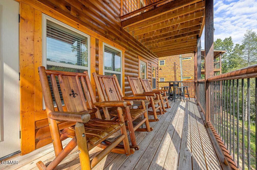 1009 Silver Poplar Lane Sevierville TN 37876