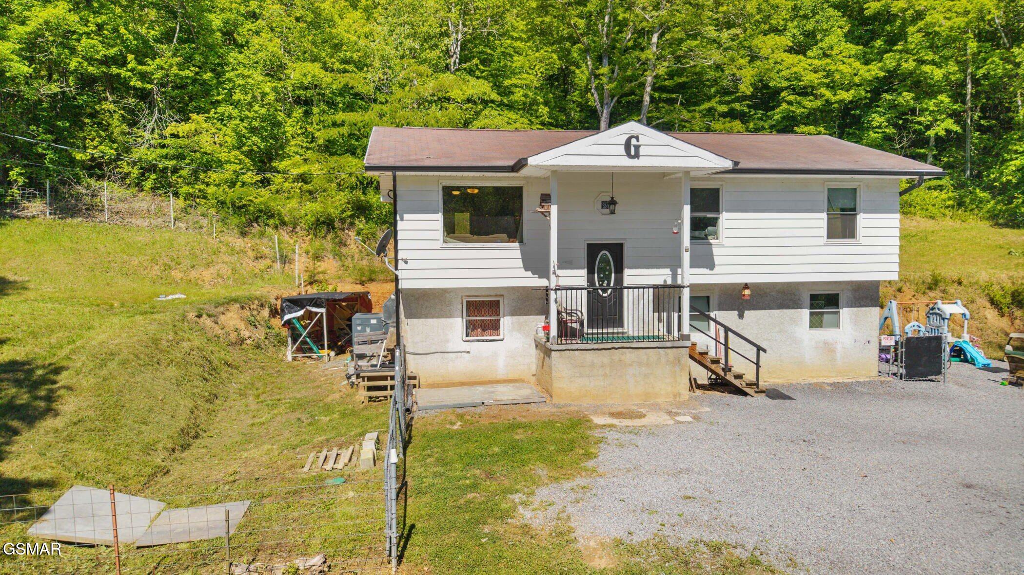 1209 E Bullrun Valley Powell TN 37849