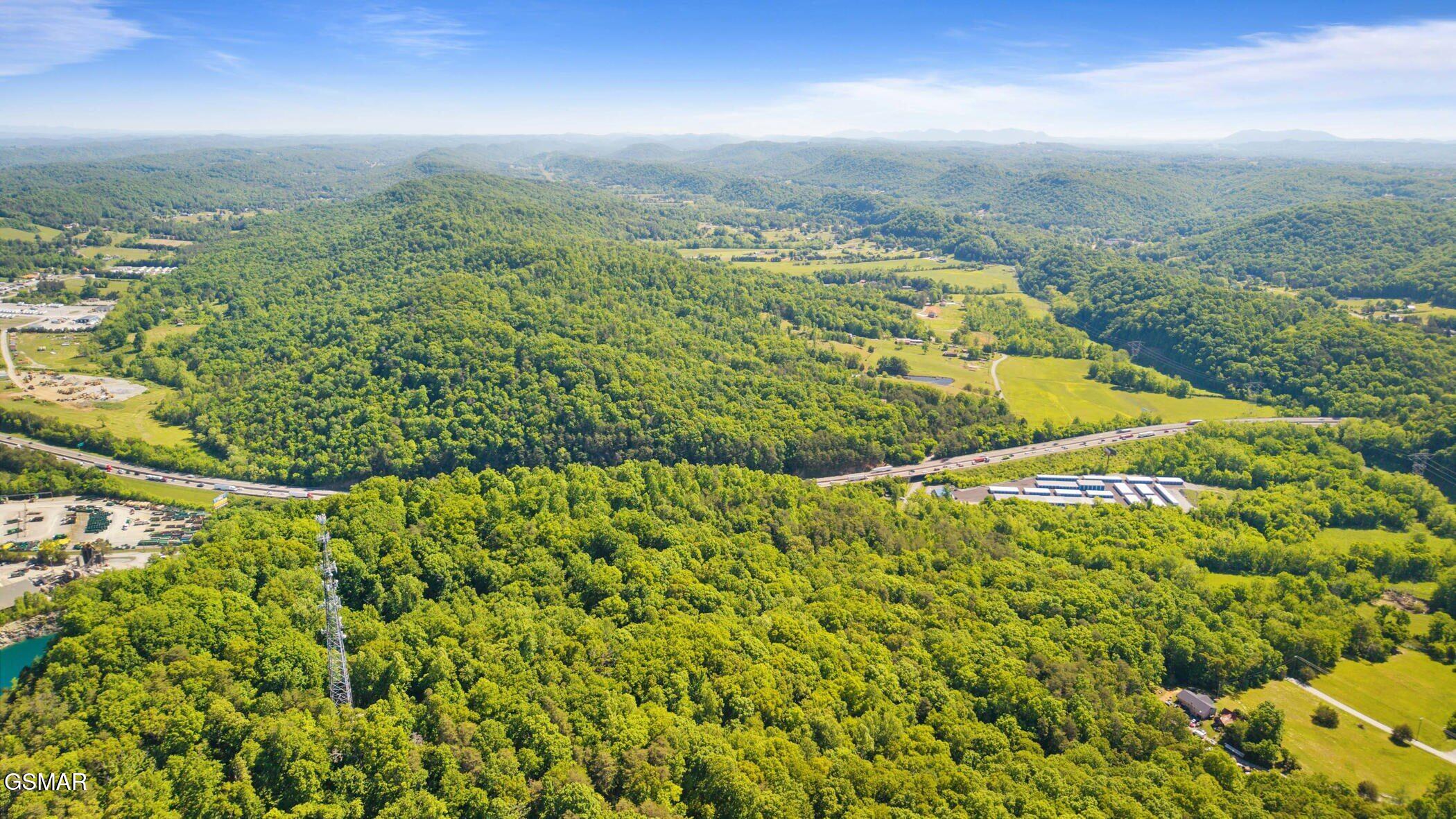 1209 E Bullrun Valley Powell TN 37849