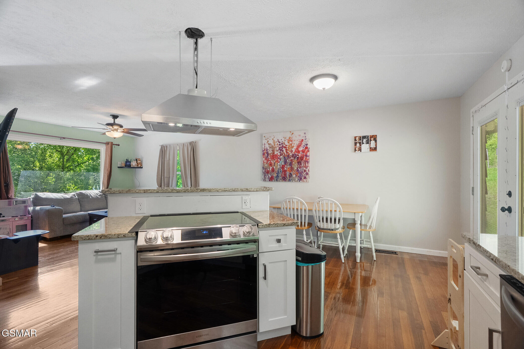 1209 E Bullrun Valley Powell TN 37849