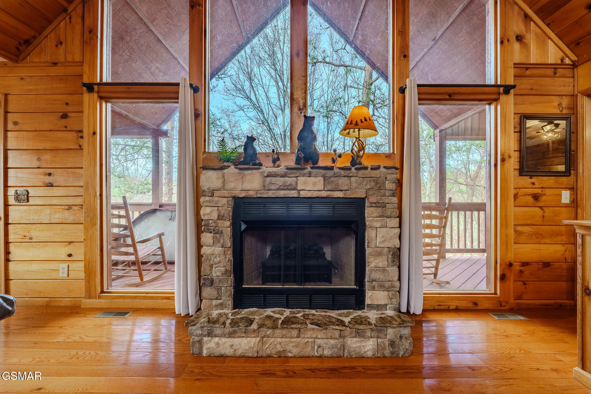 1643 Raccoon Den Way Sevierville TN 37862