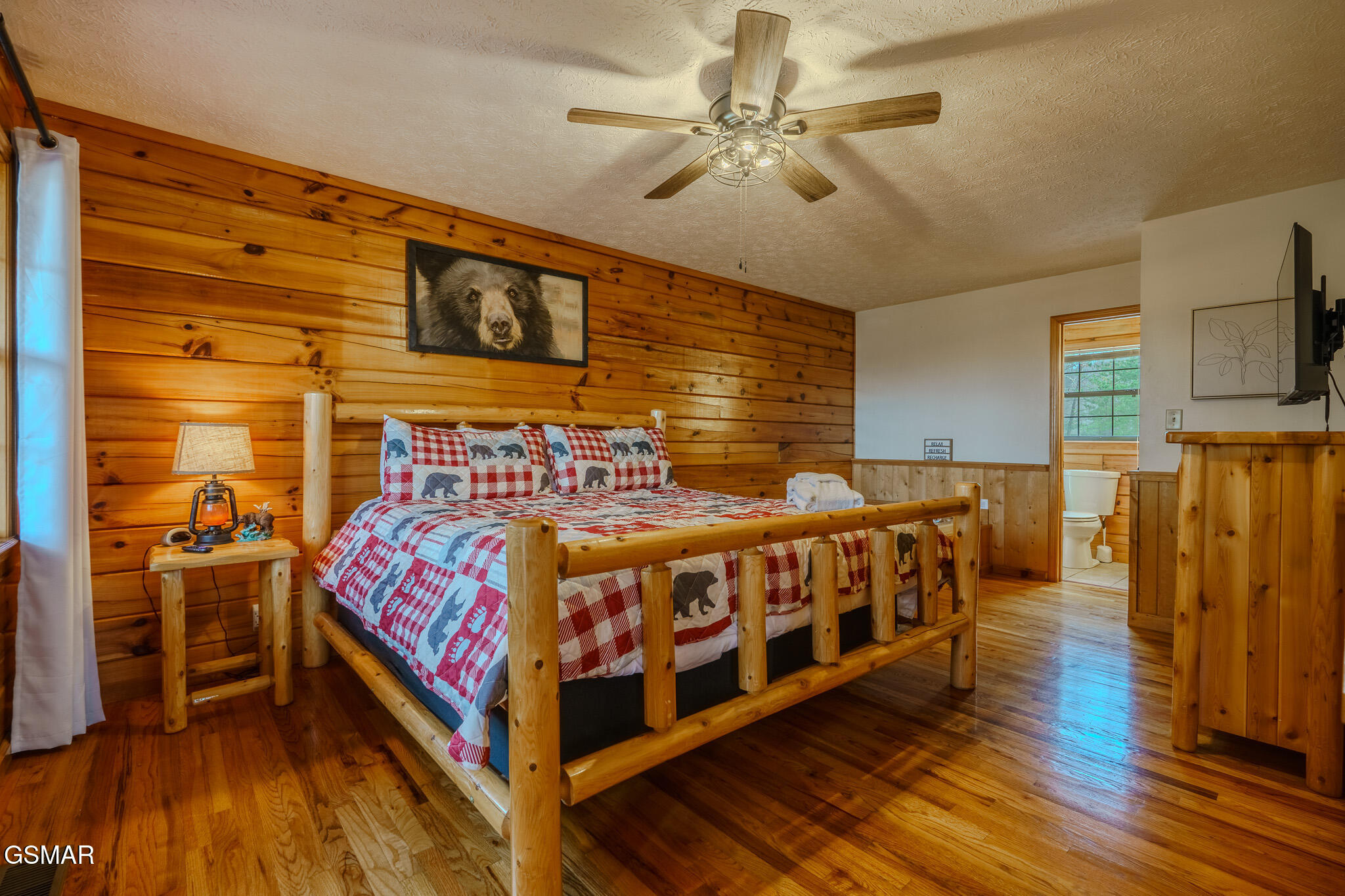 1643 Raccoon Den Way Sevierville TN 37862