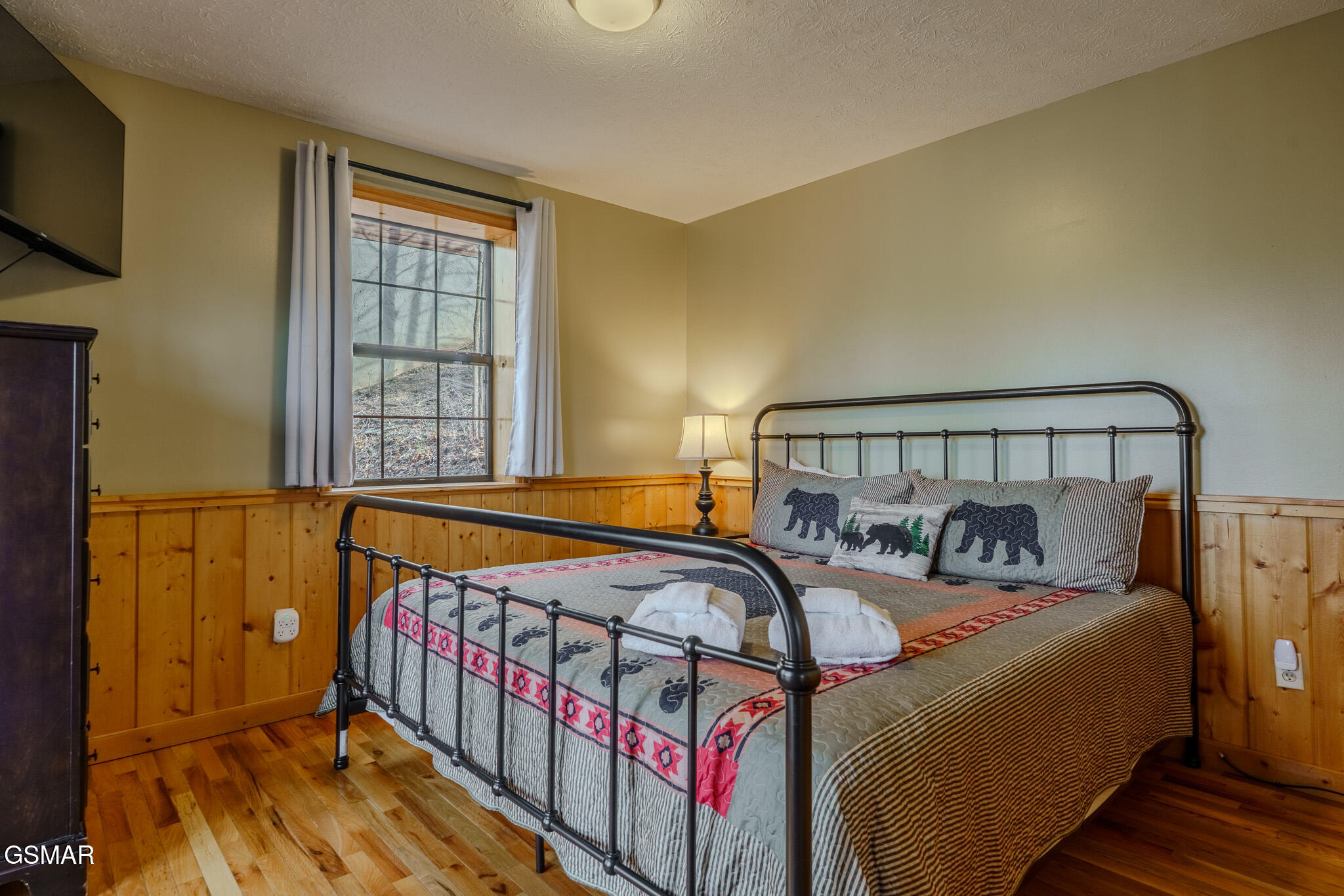 1643 Raccoon Den Way Sevierville TN 37862