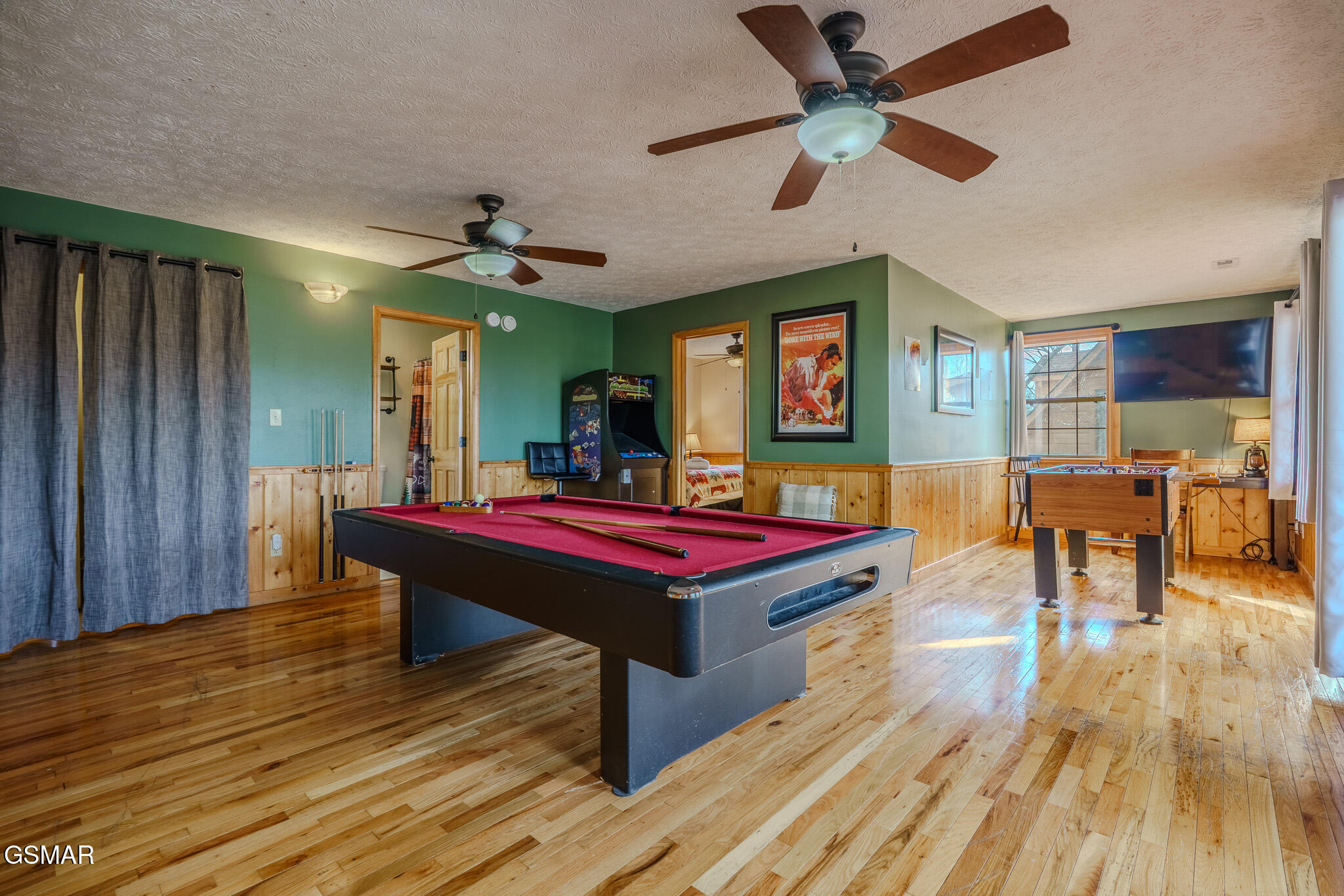 1643 Raccoon Den Way Sevierville TN 37862