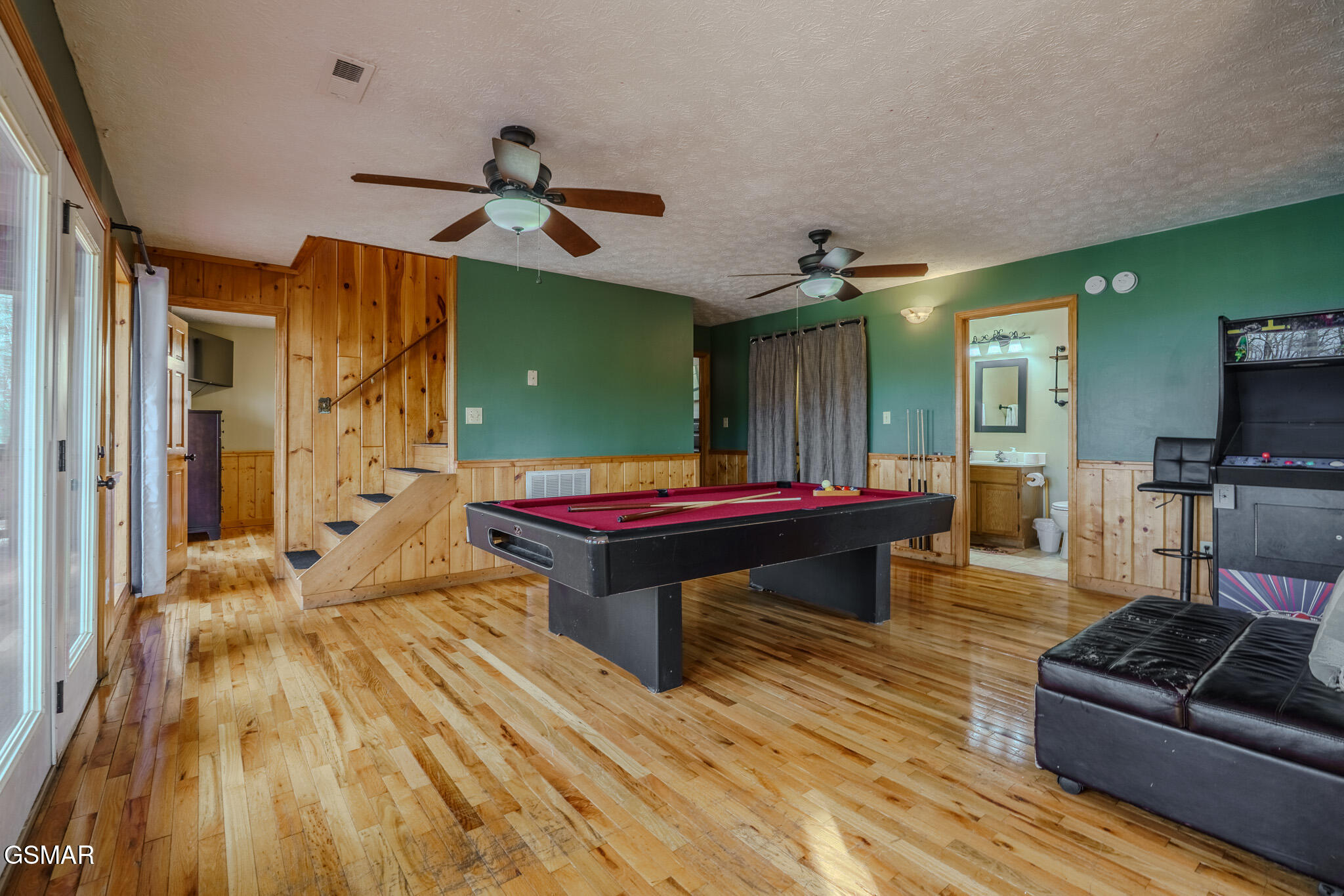 1643 Raccoon Den Way Sevierville TN 37862